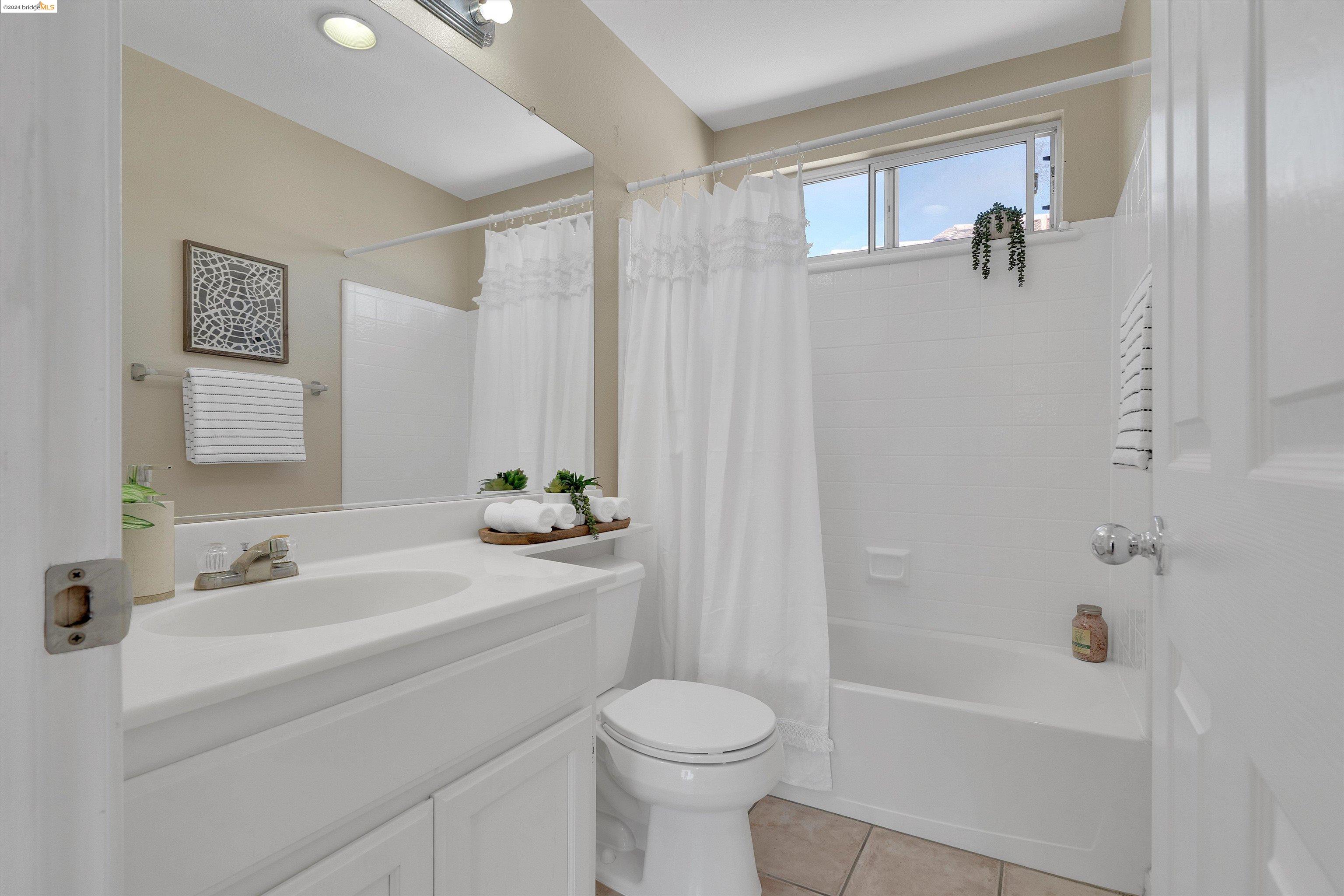 Detail Gallery Image 21 of 28 For 2235 Black Sooter Ct, San Leandro,  CA 94578 - 4 Beds | 2/1 Baths
