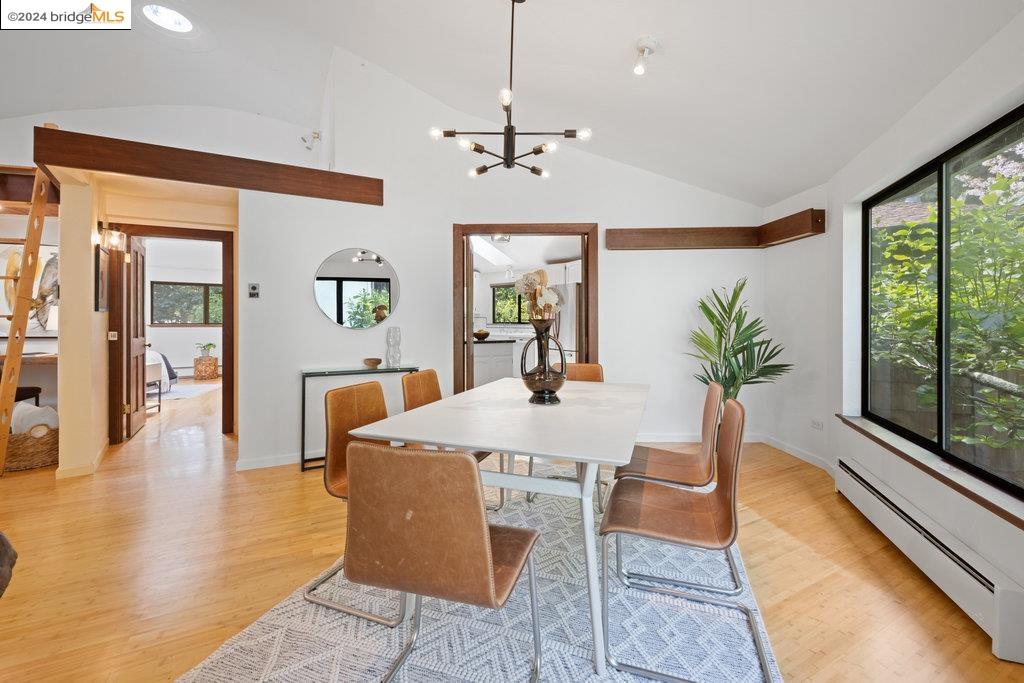 Detail Gallery Image 13 of 59 For 6339 Pinehaven Rd, Oakland,  CA 94611 - 2 Beds | 2 Baths