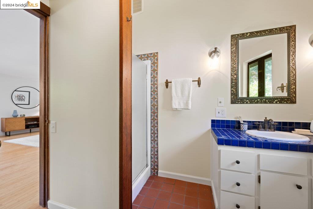 Detail Gallery Image 42 of 59 For 6339 Pinehaven Rd, Oakland,  CA 94611 - 2 Beds | 2 Baths