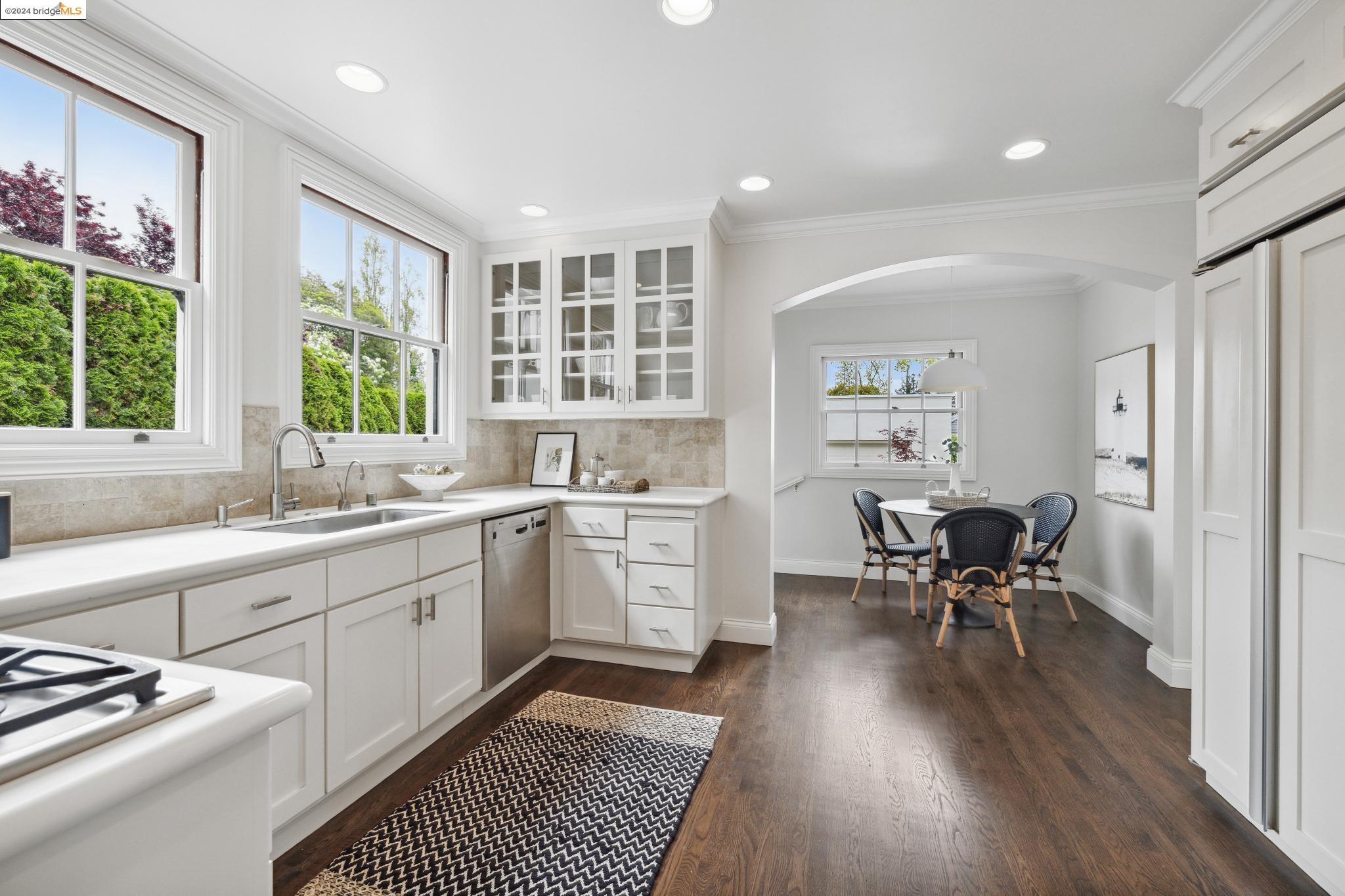 Detail Gallery Image 21 of 59 For 254 Sheridan Avenue, Piedmont,  CA 94611 - 5 Beds | 3/1 Baths