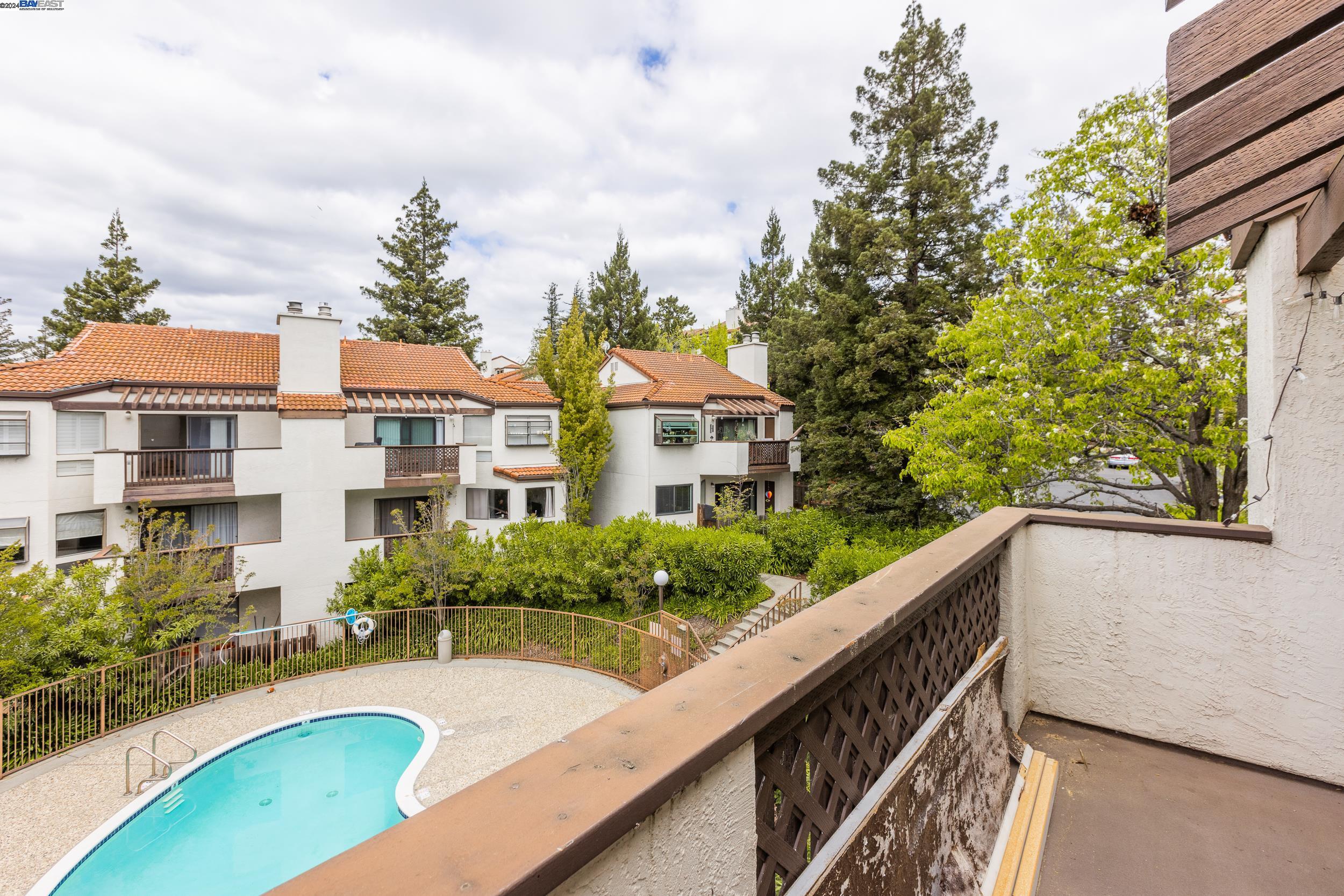 Detail Gallery Image 23 of 26 For 21117 Gary Dr #214,  Hayward,  CA 94546 - 2 Beds | 2 Baths