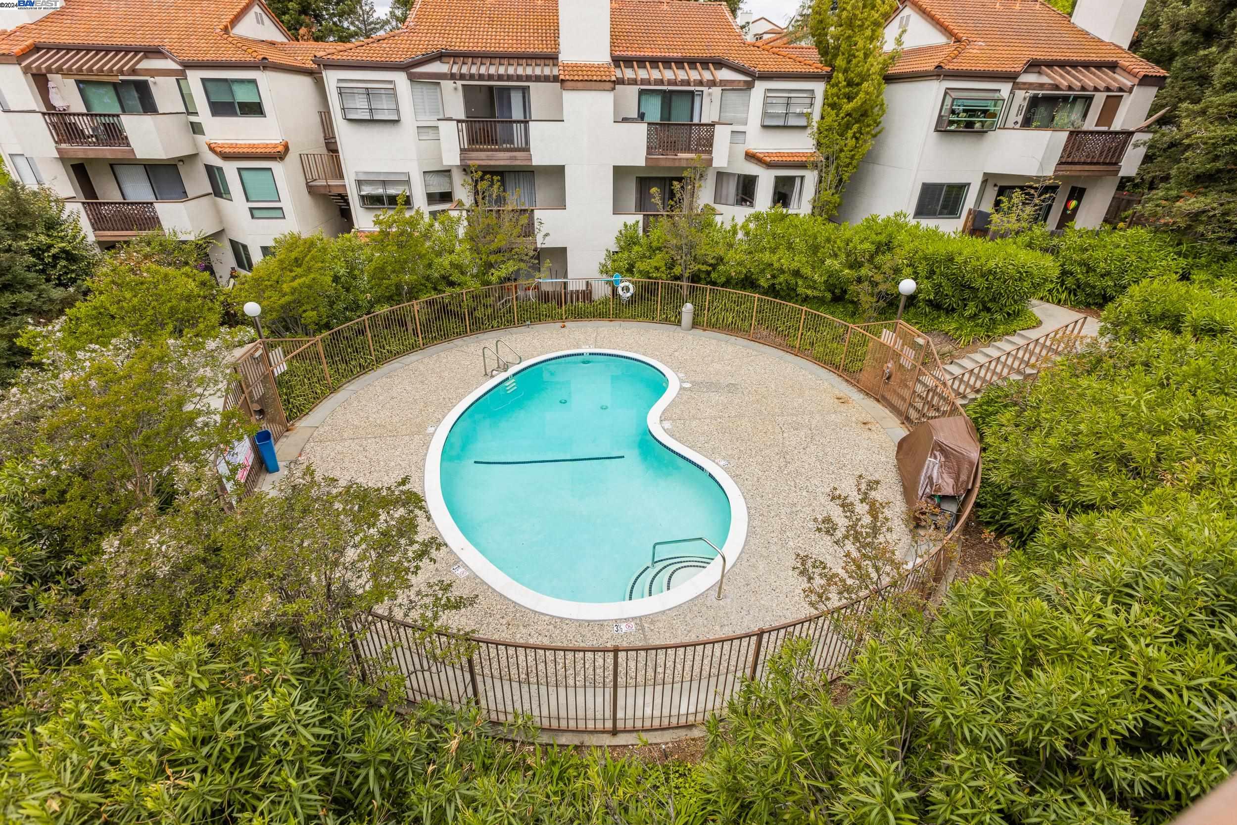Detail Gallery Image 25 of 26 For 21117 Gary Dr #214,  Hayward,  CA 94546 - 2 Beds | 2 Baths
