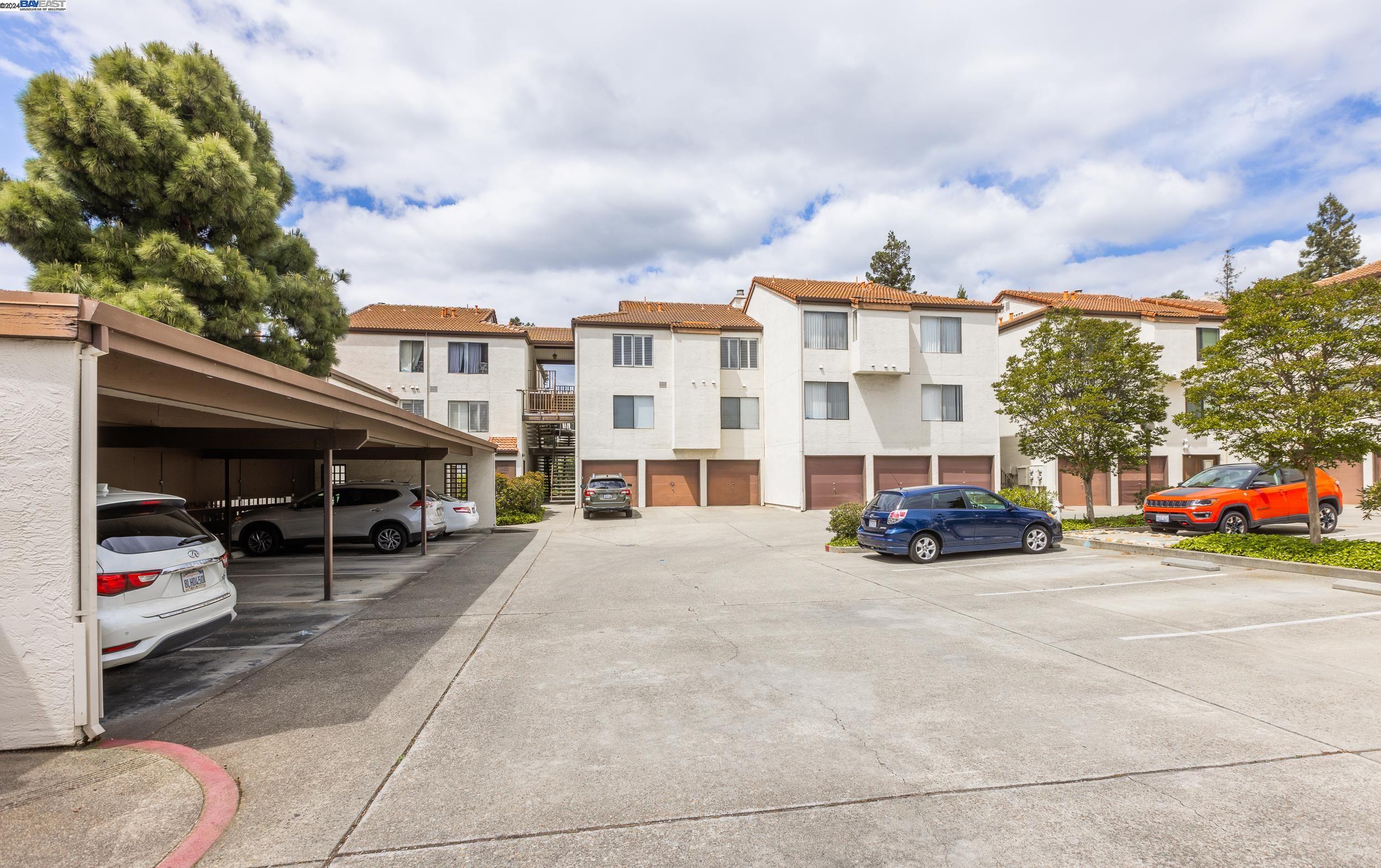 Detail Gallery Image 6 of 26 For 21117 Gary Dr #214,  Hayward,  CA 94546 - 2 Beds | 2 Baths