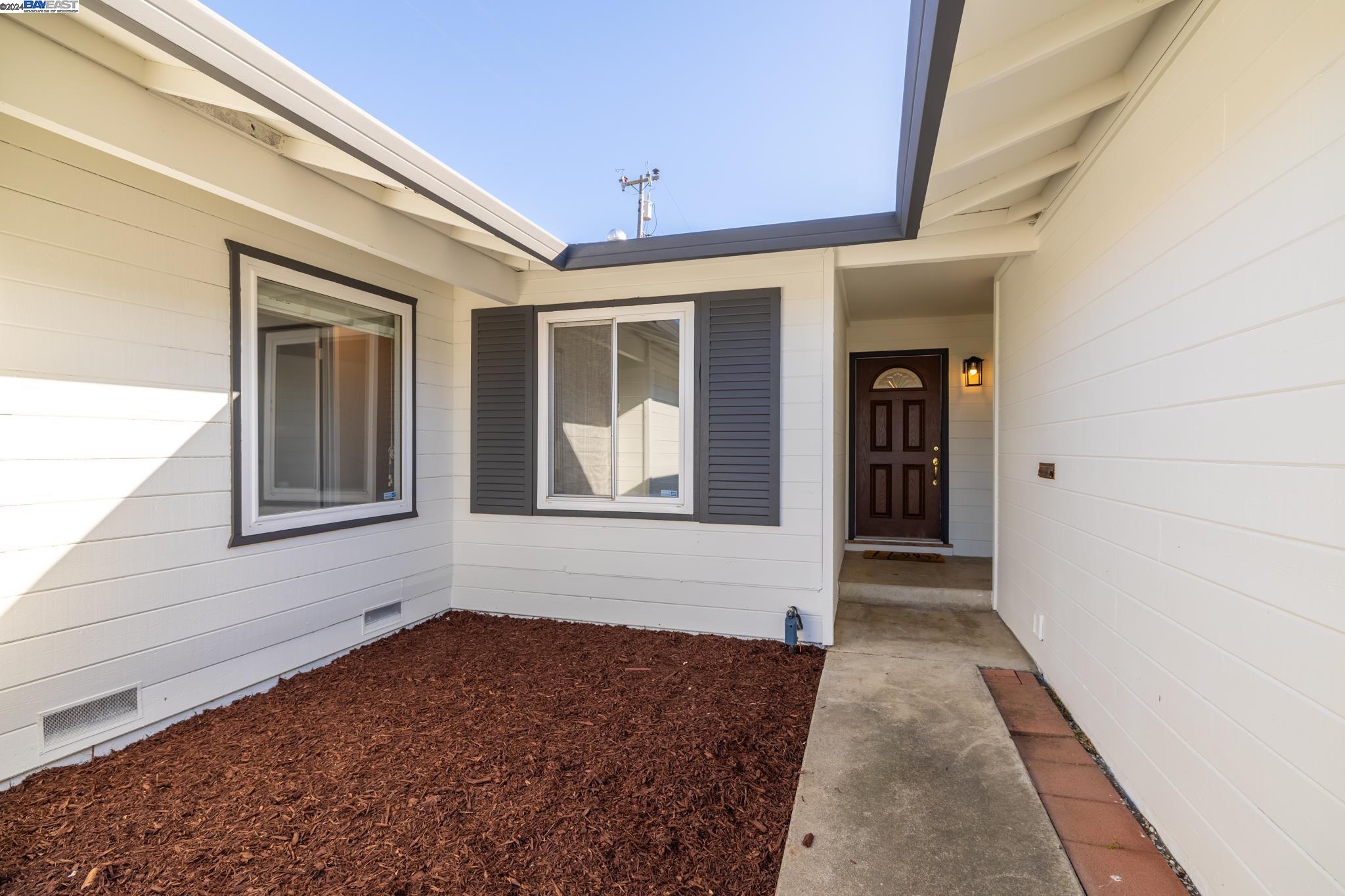 Detail Gallery Image 5 of 45 For 36163 Corsica, Fremont,  CA 94536 - 4 Beds | 2 Baths