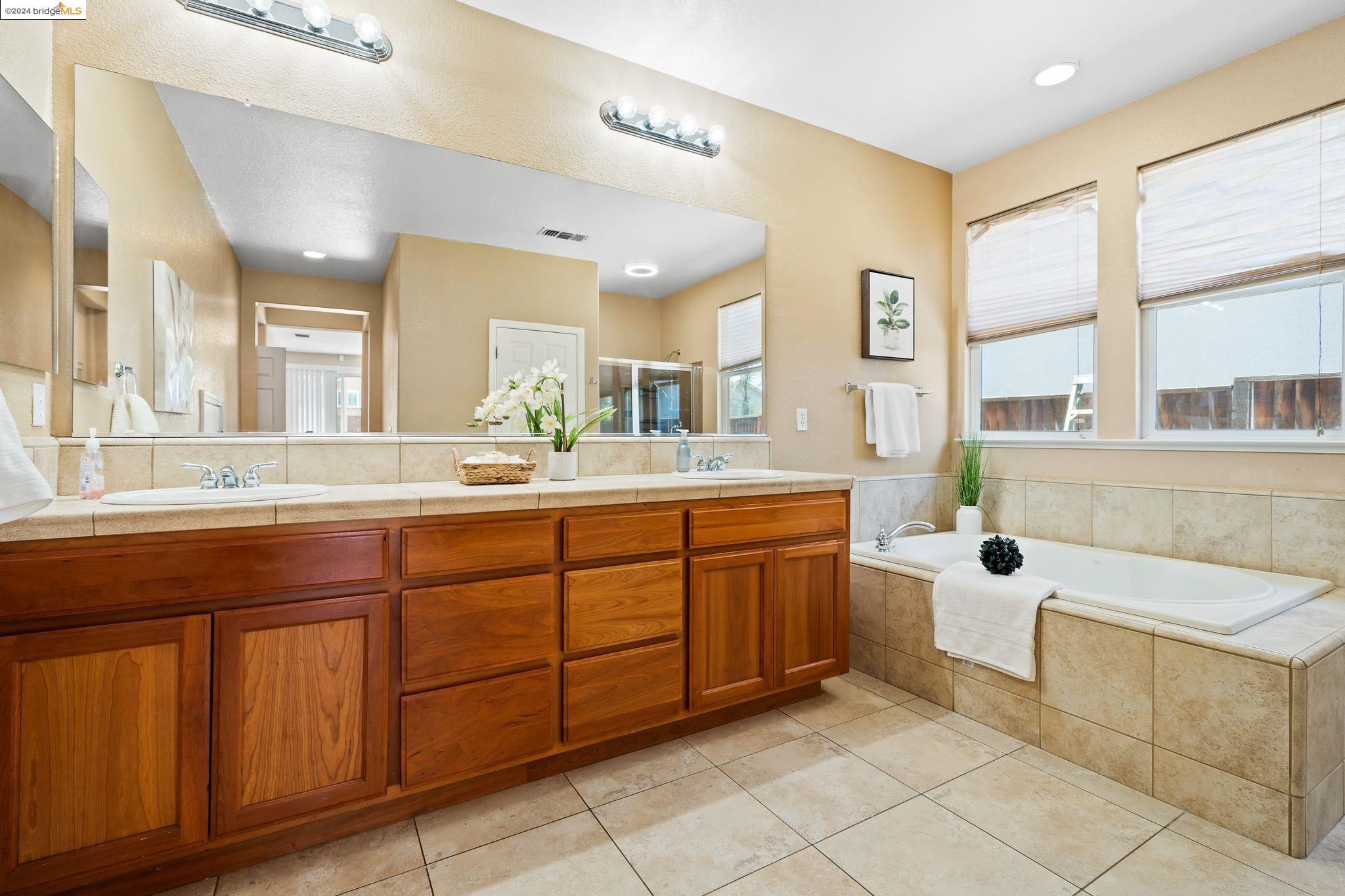 Detail Gallery Image 21 of 43 For 332 Oroville Ct, Discovery Bay,  CA 94505 - 3 Beds | 2/1 Baths