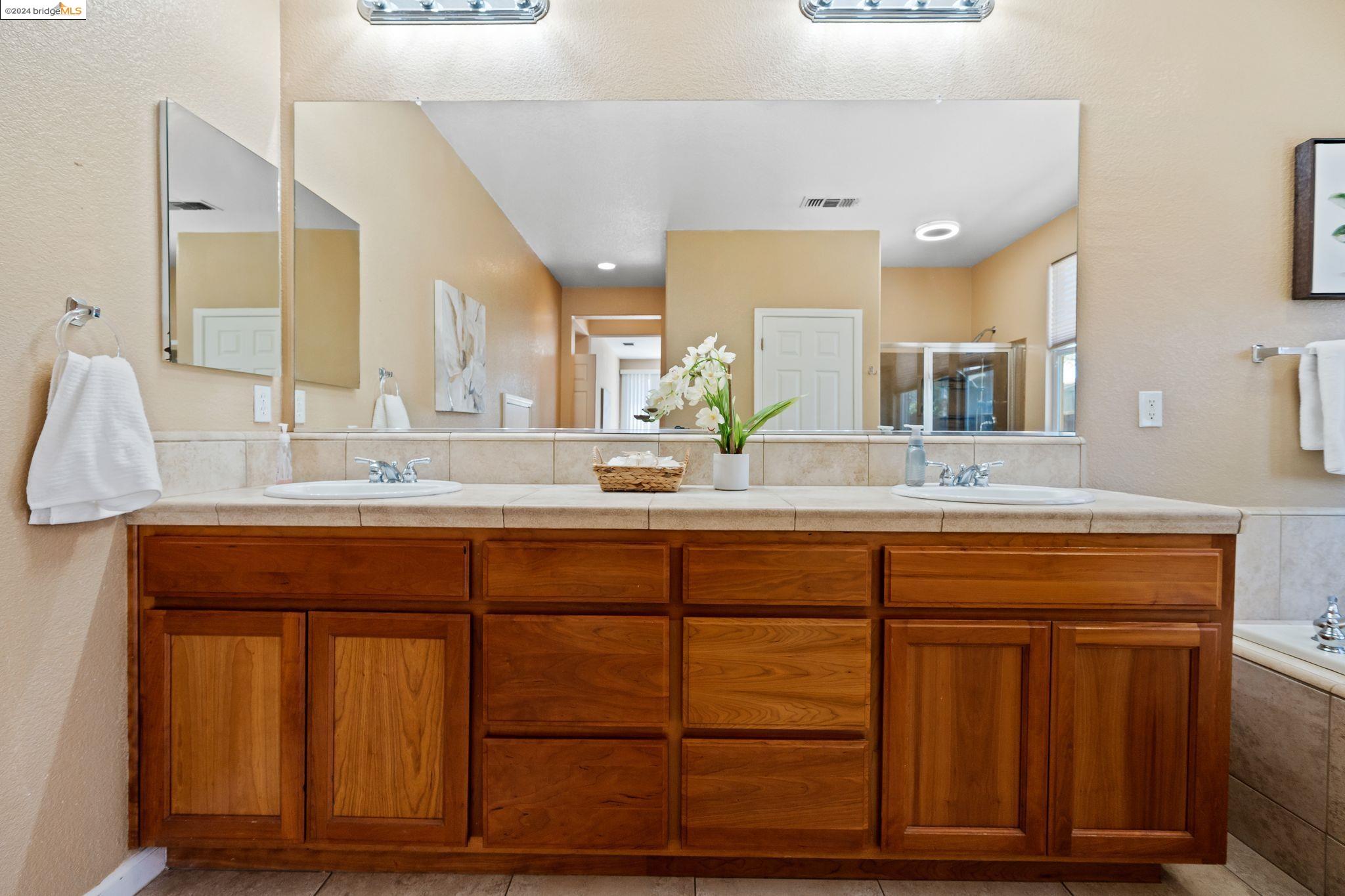 Detail Gallery Image 22 of 43 For 332 Oroville Ct, Discovery Bay,  CA 94505 - 3 Beds | 2/1 Baths