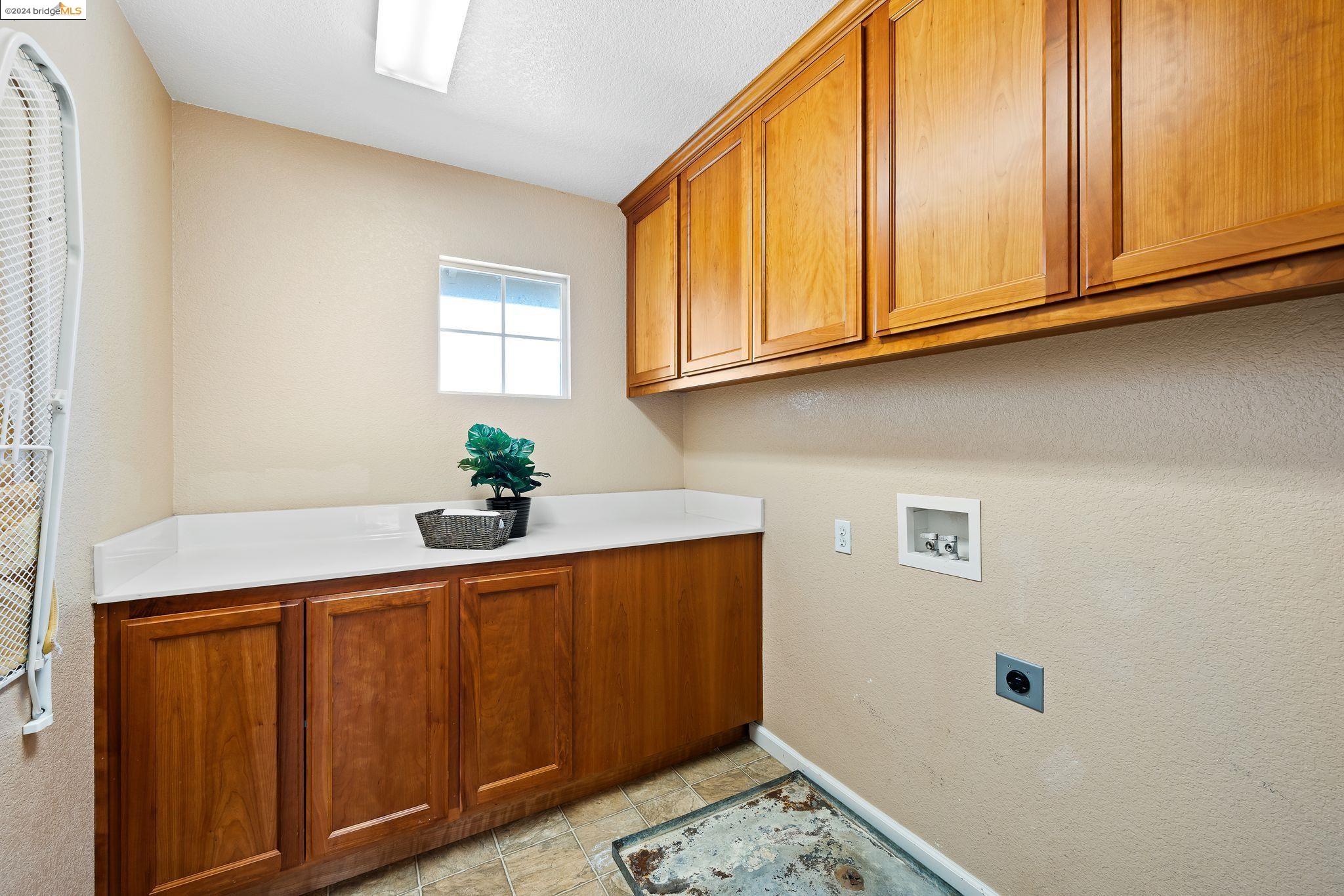 Detail Gallery Image 28 of 43 For 332 Oroville Ct, Discovery Bay,  CA 94505 - 3 Beds | 2/1 Baths