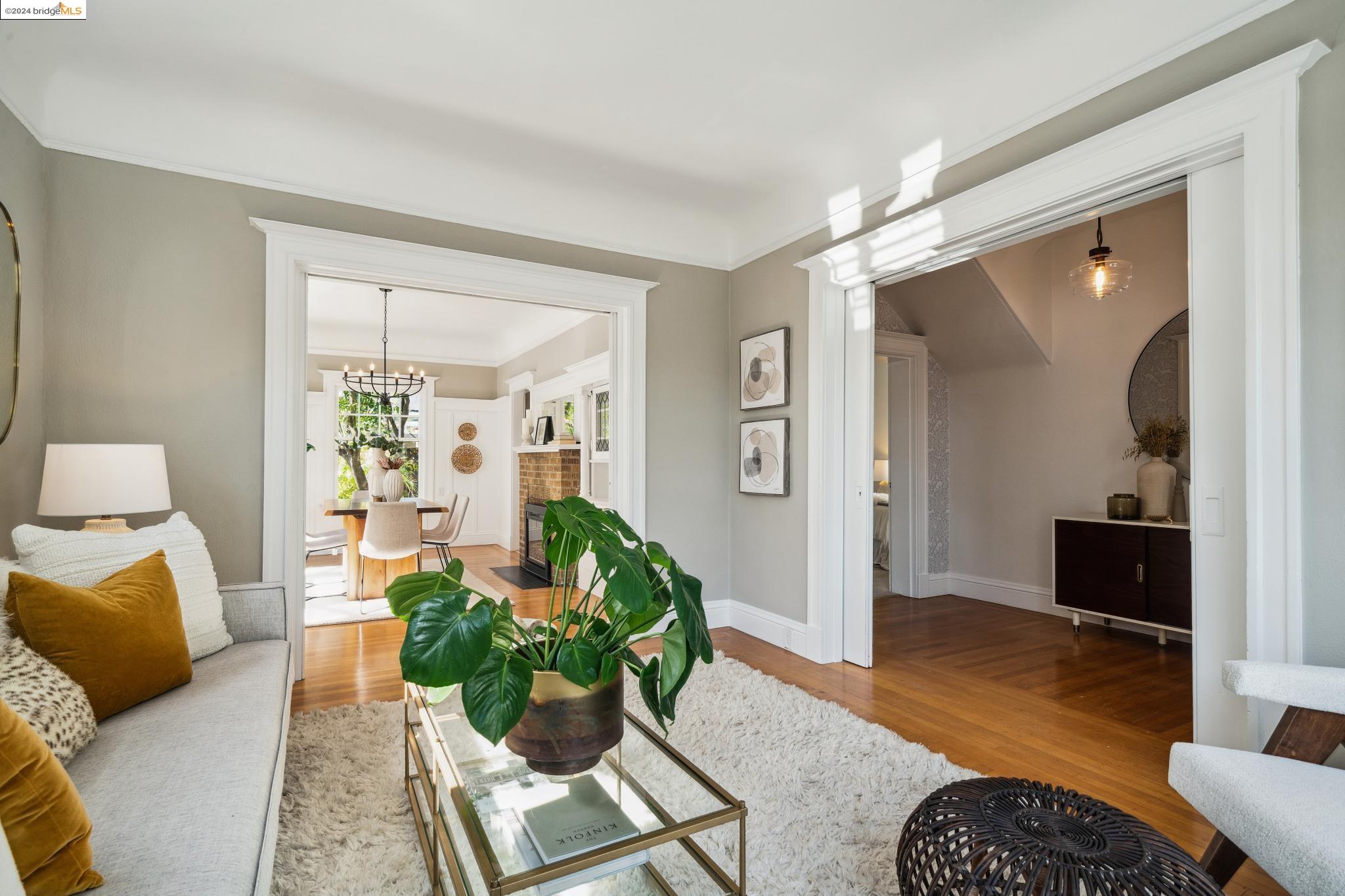 Detail Gallery Image 9 of 60 For 556 61st St, Oakland,  CA 94609 - 2 Beds | 2 Baths