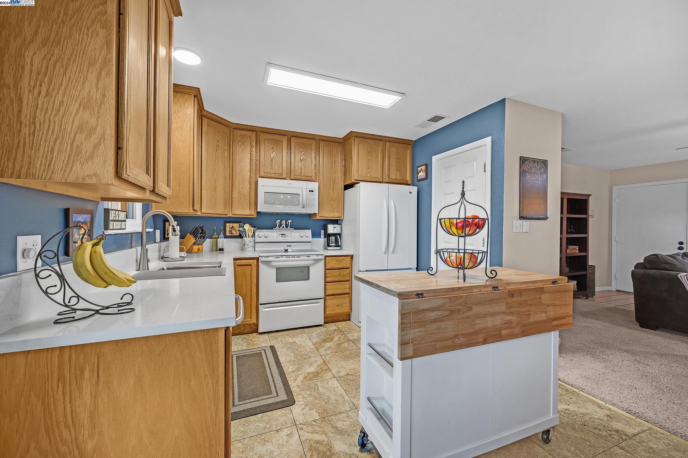 Detail Gallery Image 16 of 33 For 5288 Iris Way, Livermore,  CA 94551 - 4 Beds | 2 Baths