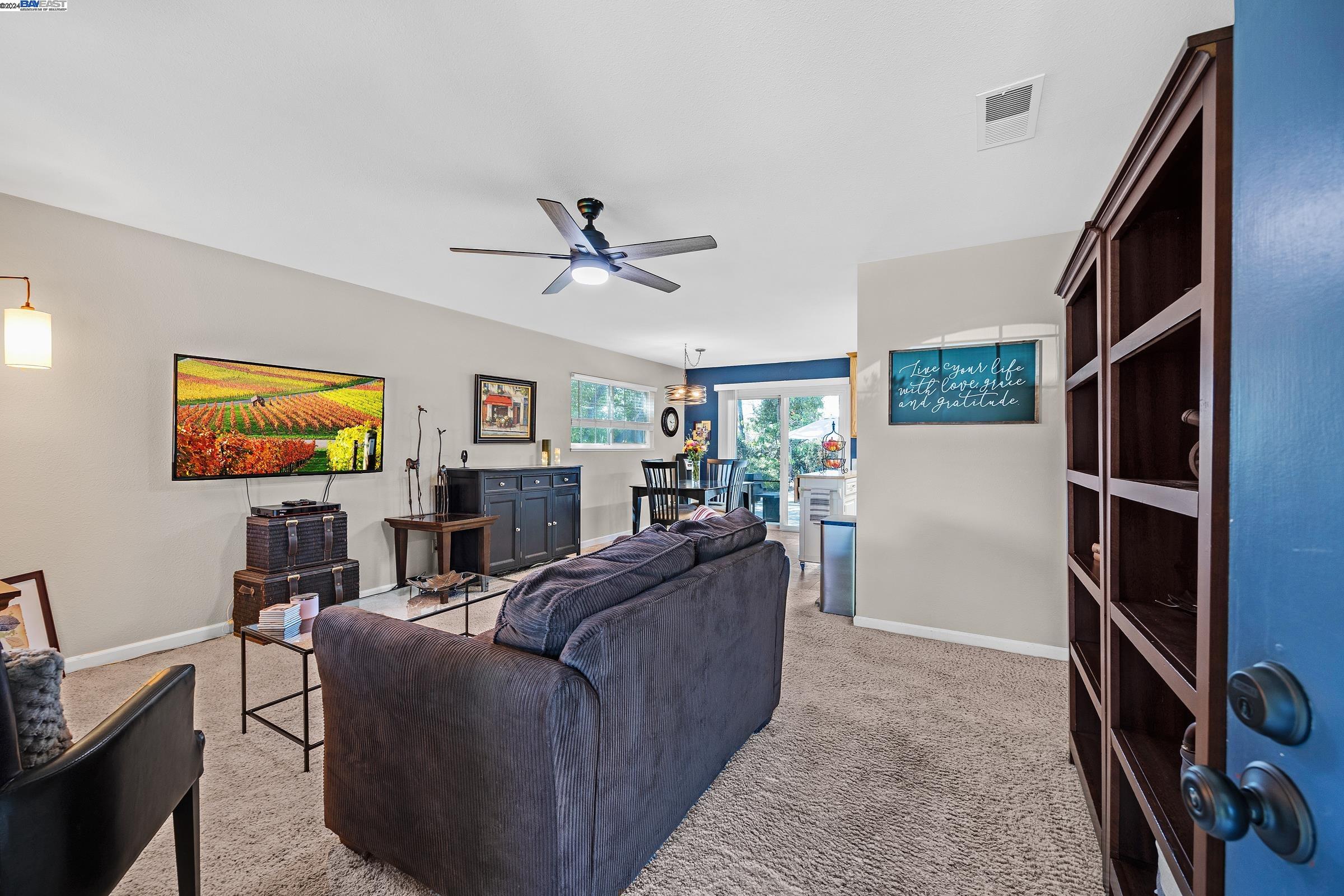 Detail Gallery Image 7 of 33 For 5288 Iris Way, Livermore,  CA 94551 - 4 Beds | 2 Baths