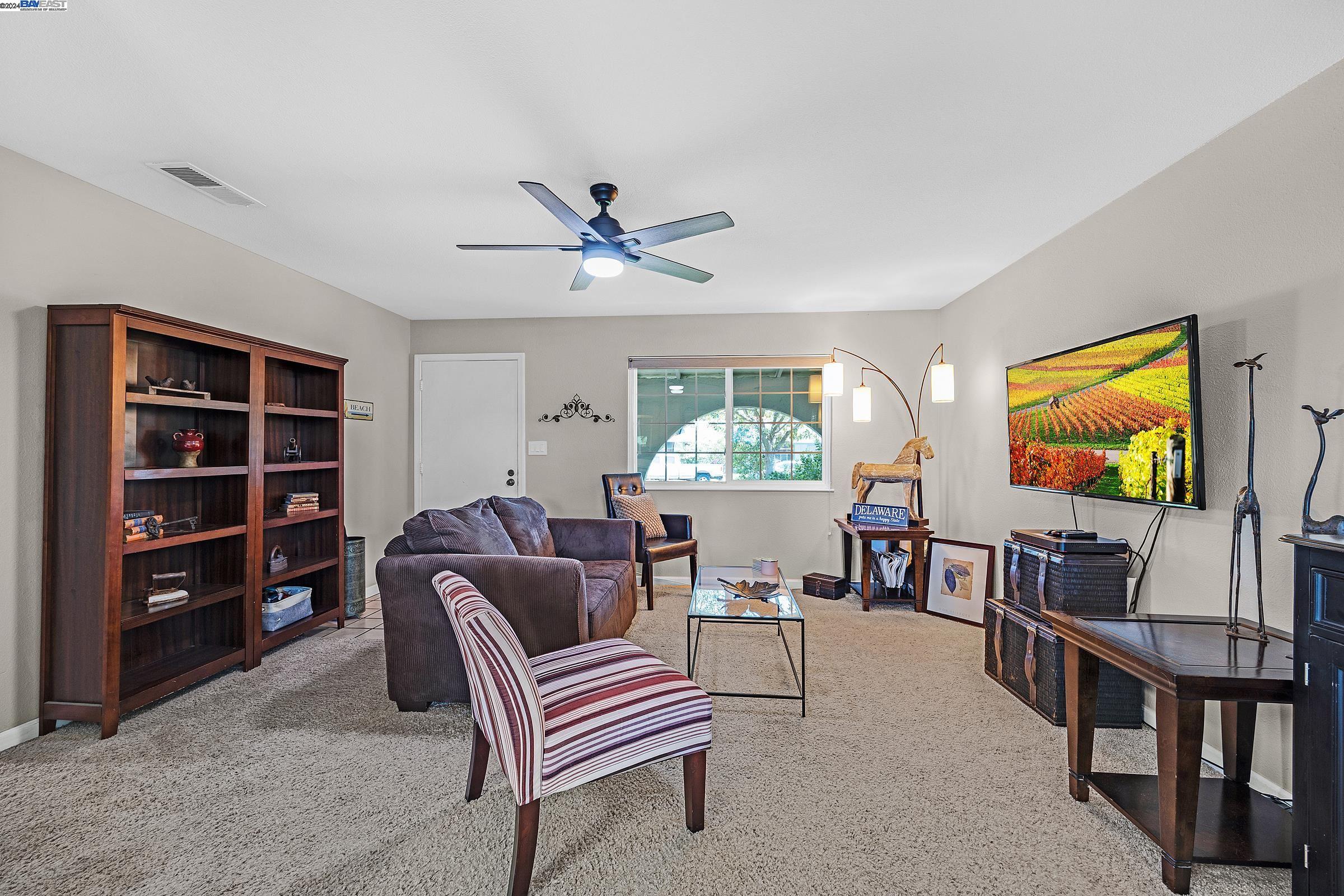 Detail Gallery Image 9 of 33 For 5288 Iris Way, Livermore,  CA 94551 - 4 Beds | 2 Baths