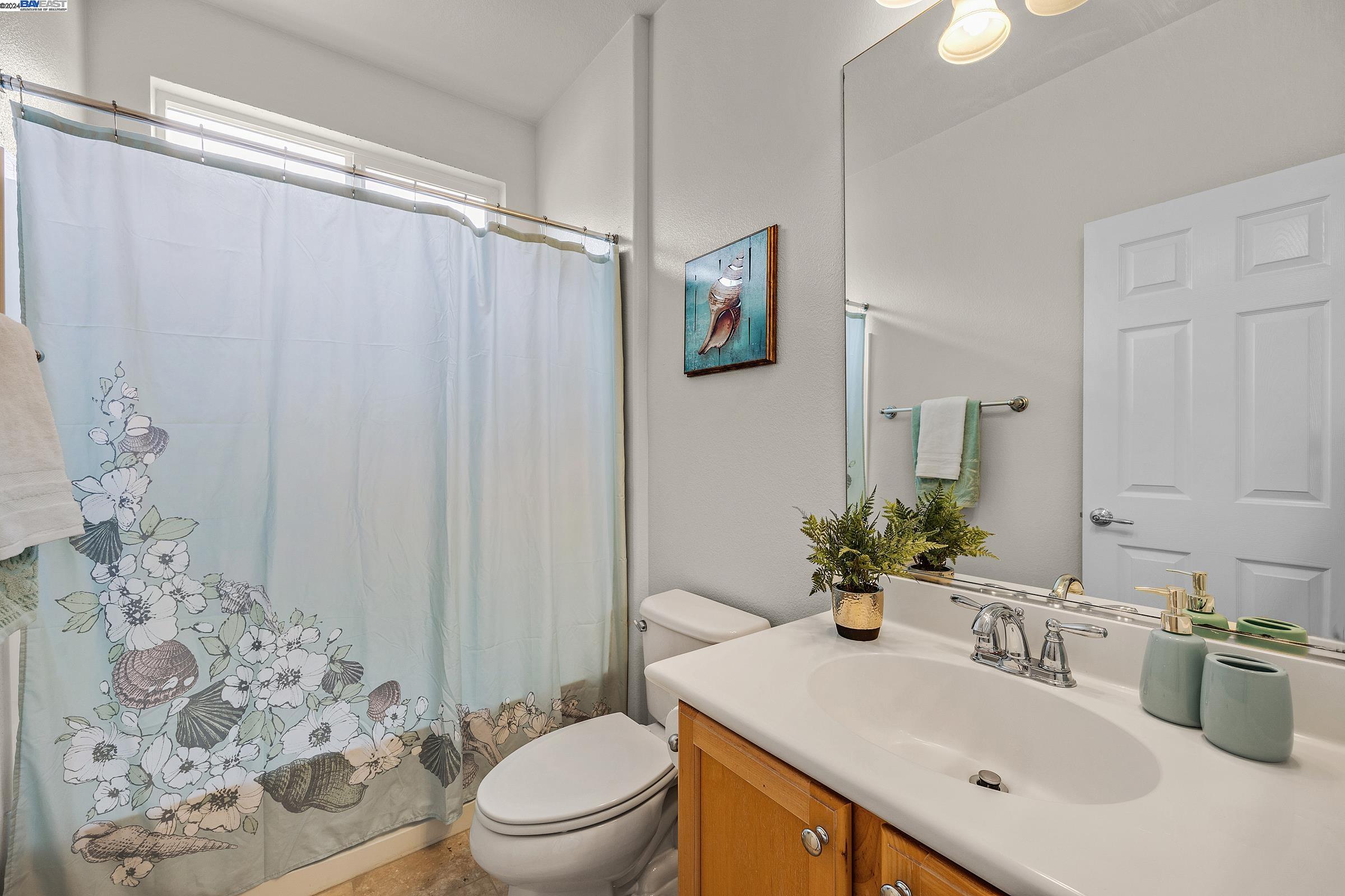 Detail Gallery Image 20 of 37 For 9440 Tanner Way, Oakland,  CA 94603 - 4 Beds | 2/1 Baths
