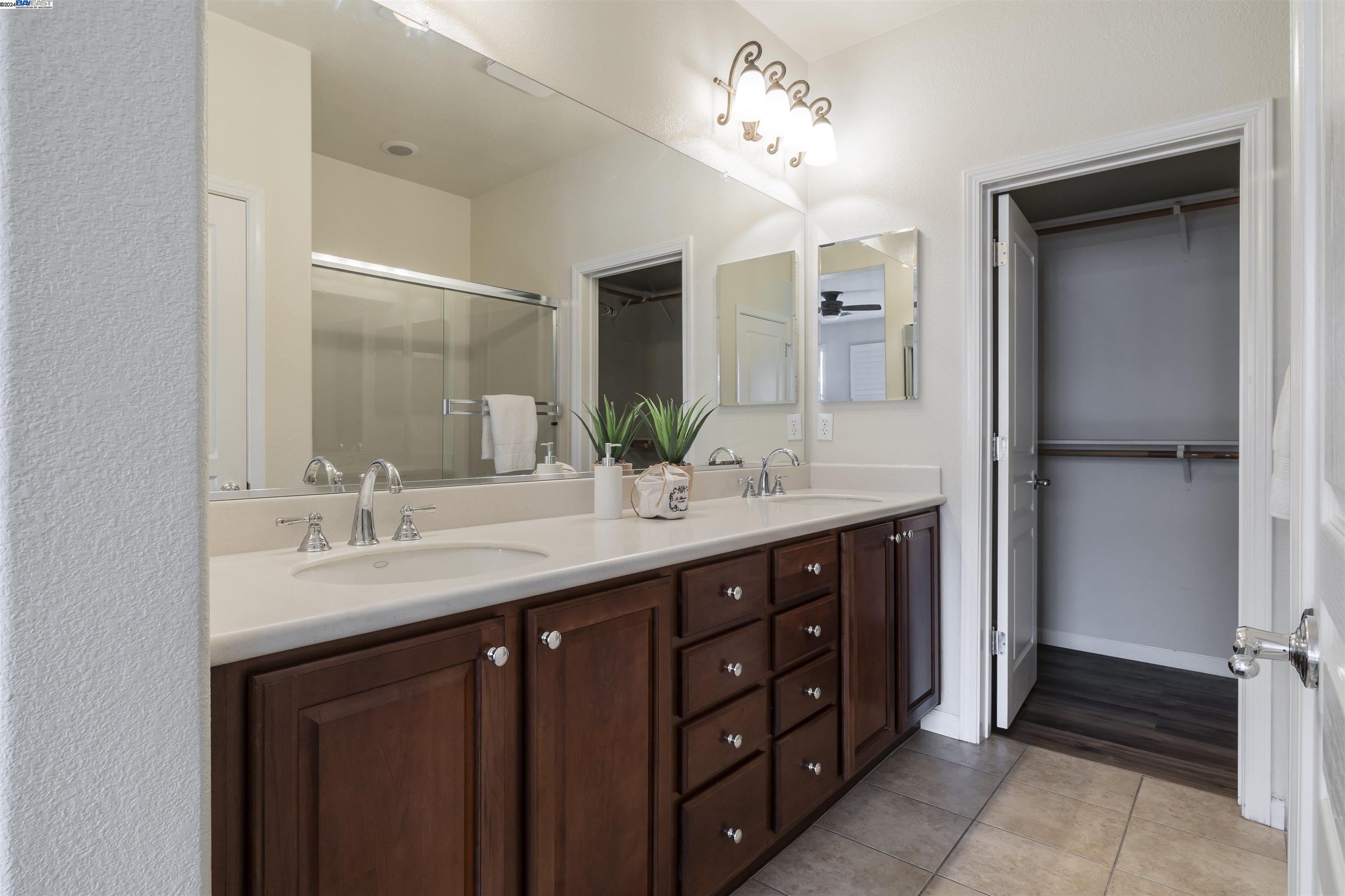 Detail Gallery Image 18 of 31 For 1201 Sierra Madres Ter, San Jose,  CA 95126 - 2 Beds | 2/1 Baths