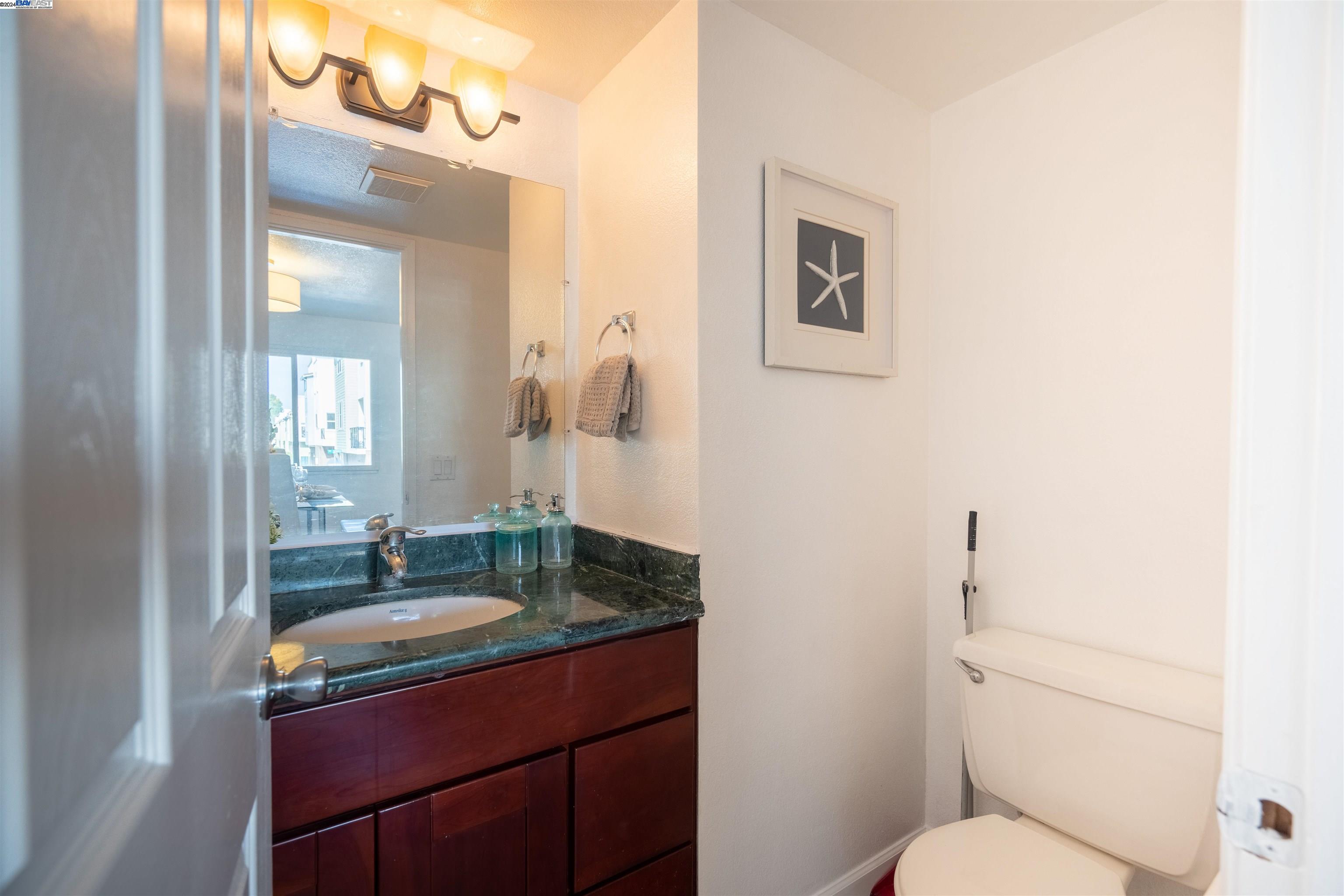 Detail Gallery Image 11 of 43 For 40734 Chapel Way, Fremont,  CA 94538 - 3 Beds | 2/1 Baths