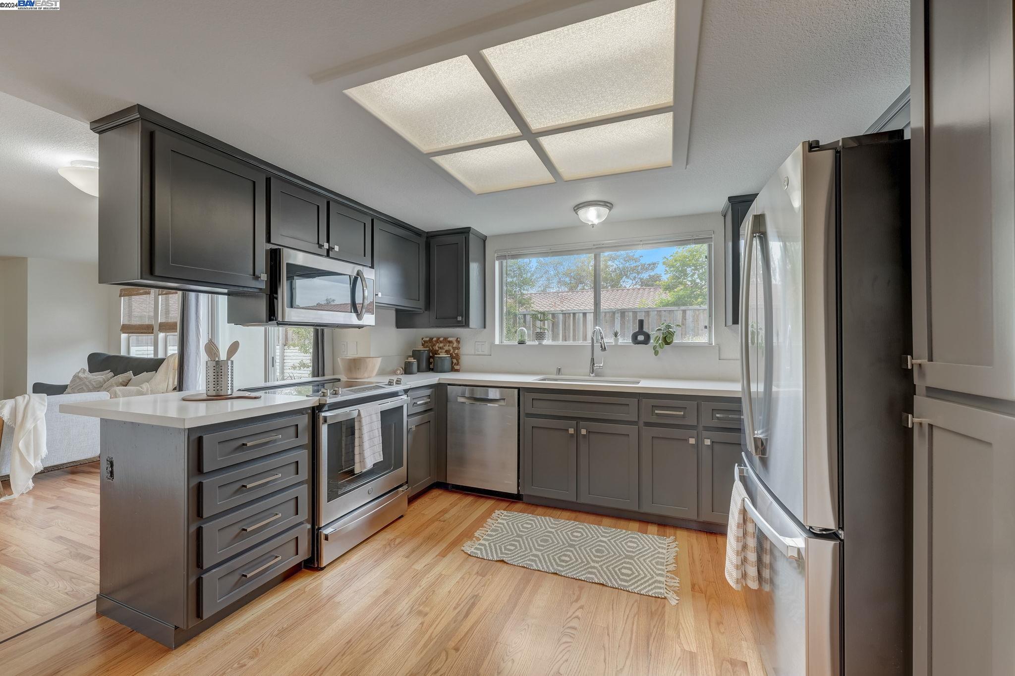 Detail Gallery Image 13 of 59 For 38669 Dow Ct, Fremont,  CA 94536 - 4 Beds | 2/1 Baths
