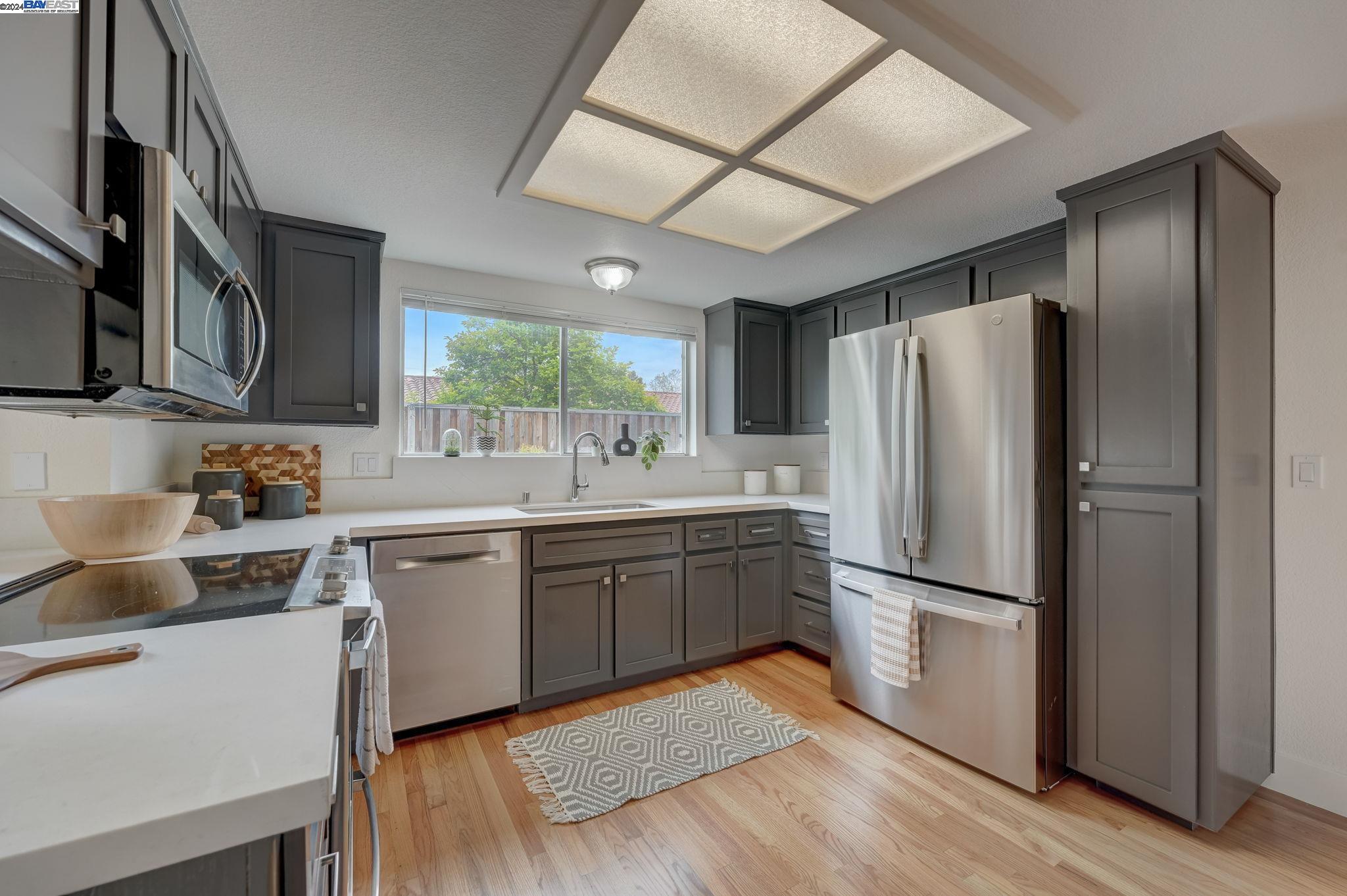 Detail Gallery Image 14 of 59 For 38669 Dow Ct, Fremont,  CA 94536 - 4 Beds | 2/1 Baths