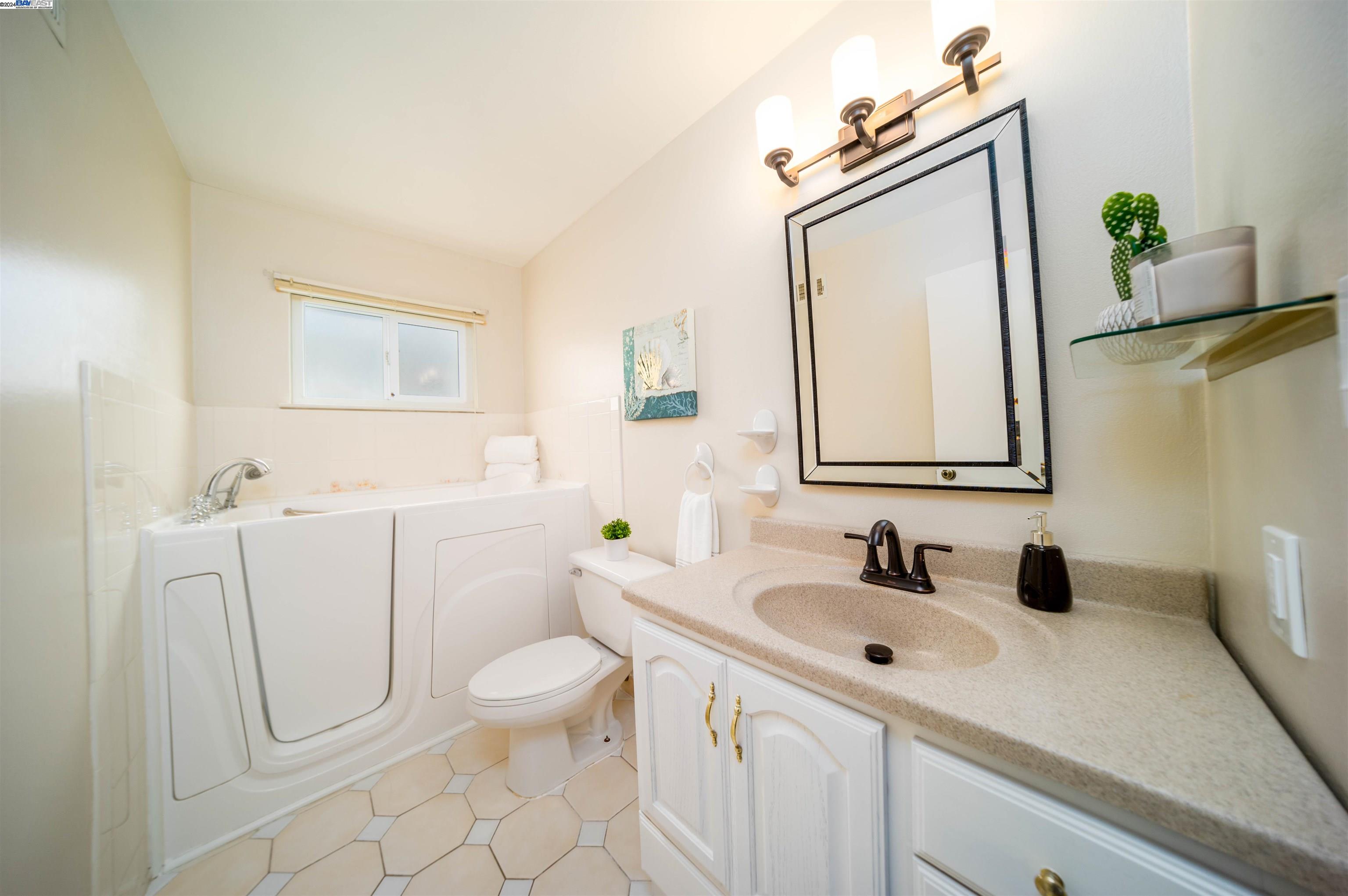 Detail Gallery Image 31 of 43 For 42635 Fontainebleau Park Ln, Fremont,  CA 94538 - 4 Beds | 2 Baths