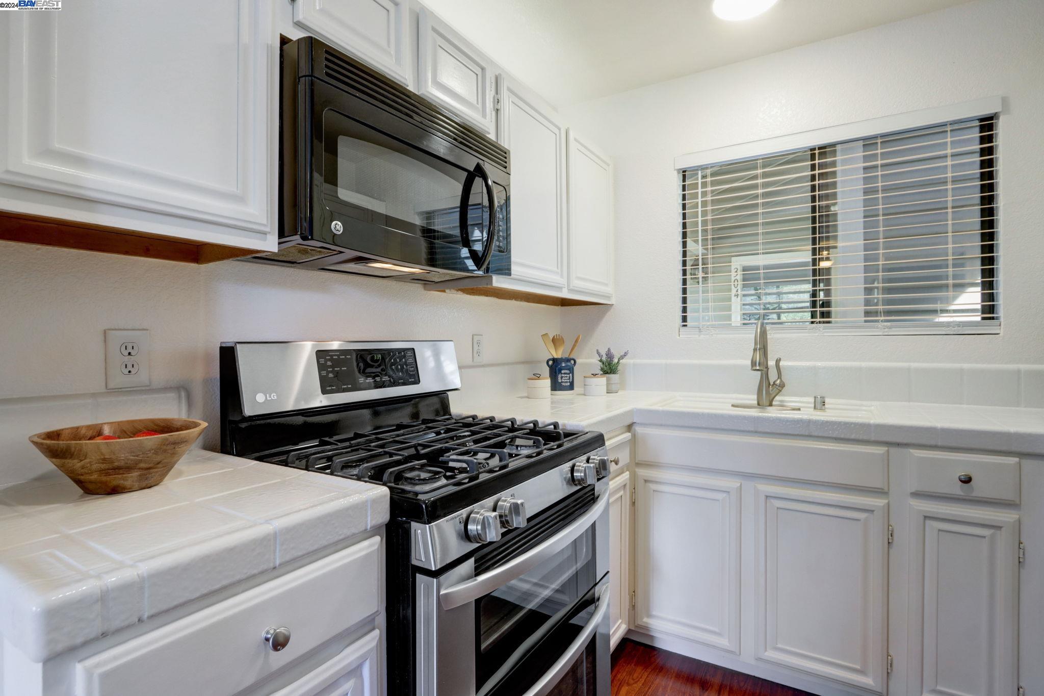 Detail Gallery Image 12 of 46 For 3402 Pinewood Ter #311,  Fremont,  CA 94536 - 2 Beds | 1 Baths