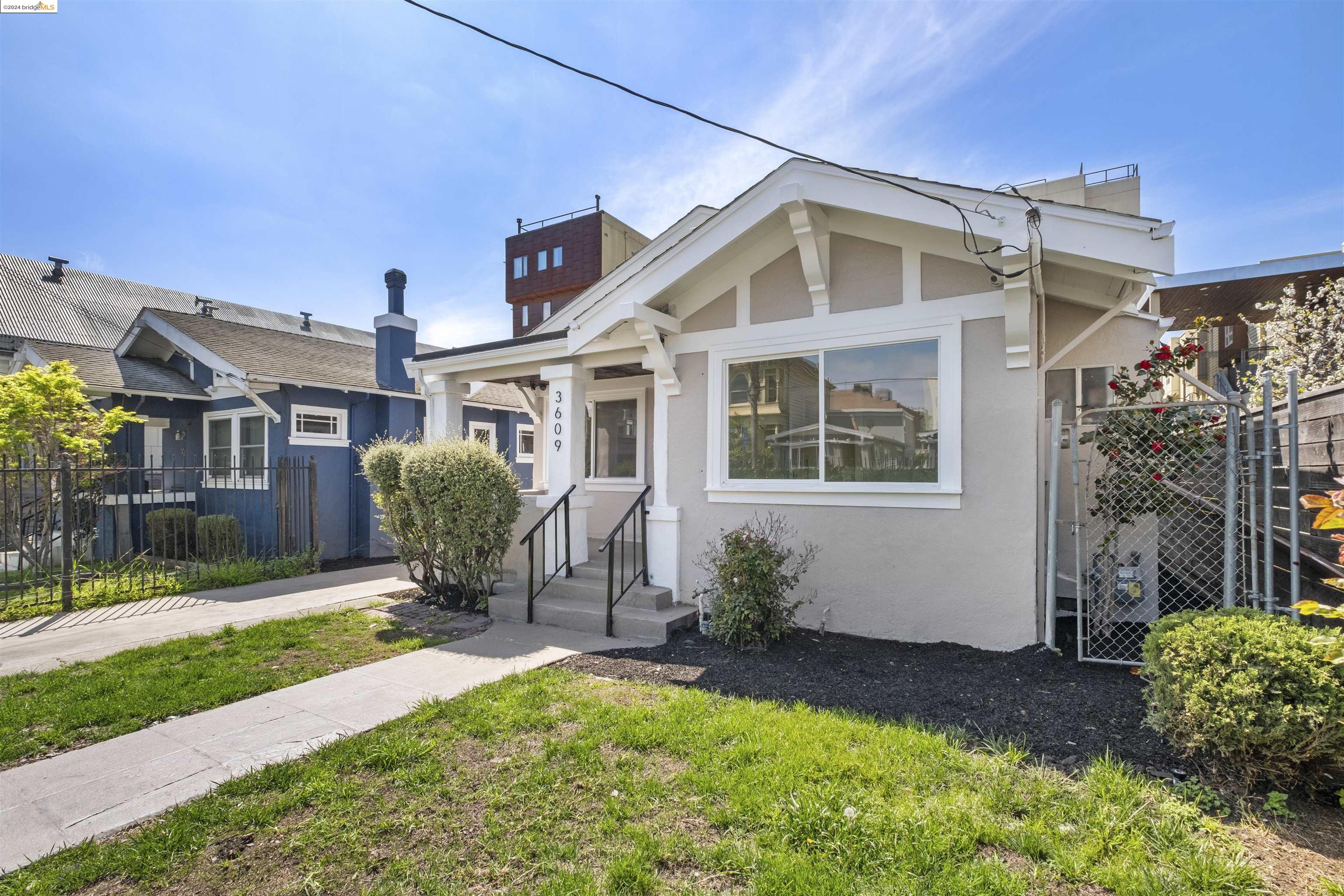Detail Gallery Image 3 of 31 For 3609 Adeline, Emeryville,  CA 94608-3812 - 3 Beds | 2 Baths