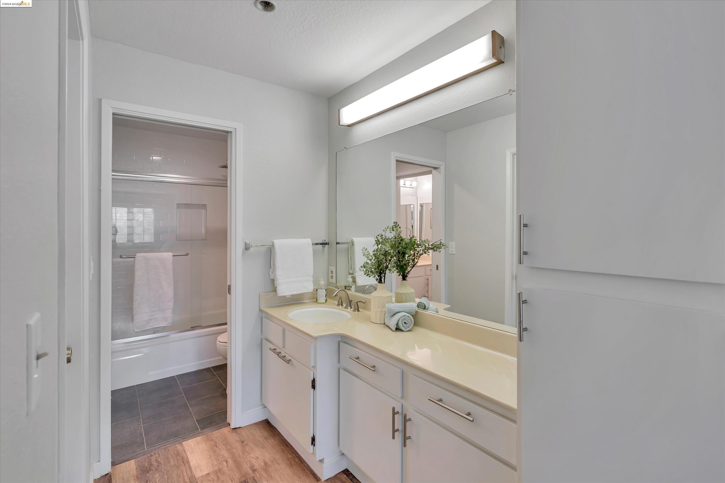 Detail Gallery Image 13 of 26 For 389 Belmont St #206,  Oakland,  CA 94610 - 2 Beds | 1 Baths
