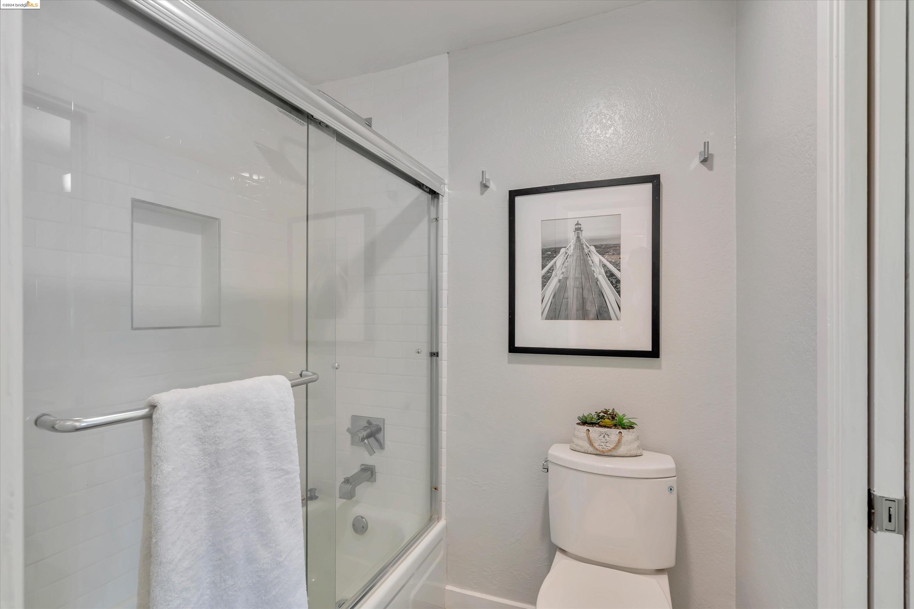 Detail Gallery Image 15 of 26 For 389 Belmont St #206,  Oakland,  CA 94610 - 2 Beds | 1 Baths