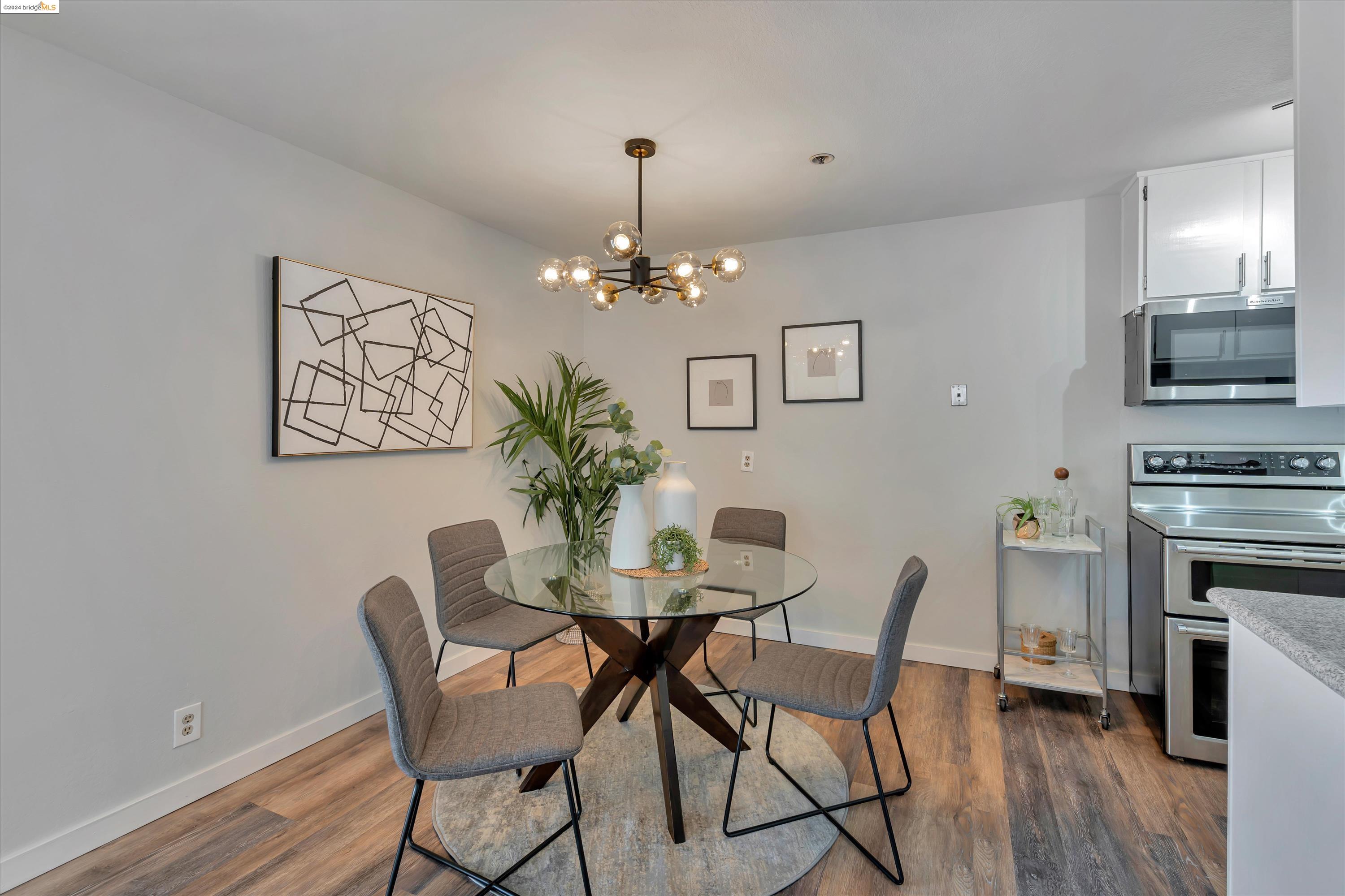 Detail Gallery Image 8 of 26 For 389 Belmont St #206,  Oakland,  CA 94610 - 2 Beds | 1 Baths