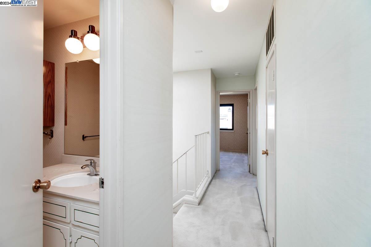 Detail Gallery Image 25 of 35 For 3407 Catalina Ave, Alameda,  CA 94502 - 3 Beds | 2/1 Baths