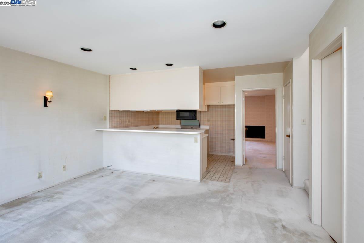 Detail Gallery Image 9 of 35 For 3407 Catalina Ave, Alameda,  CA 94502 - 3 Beds | 2/1 Baths
