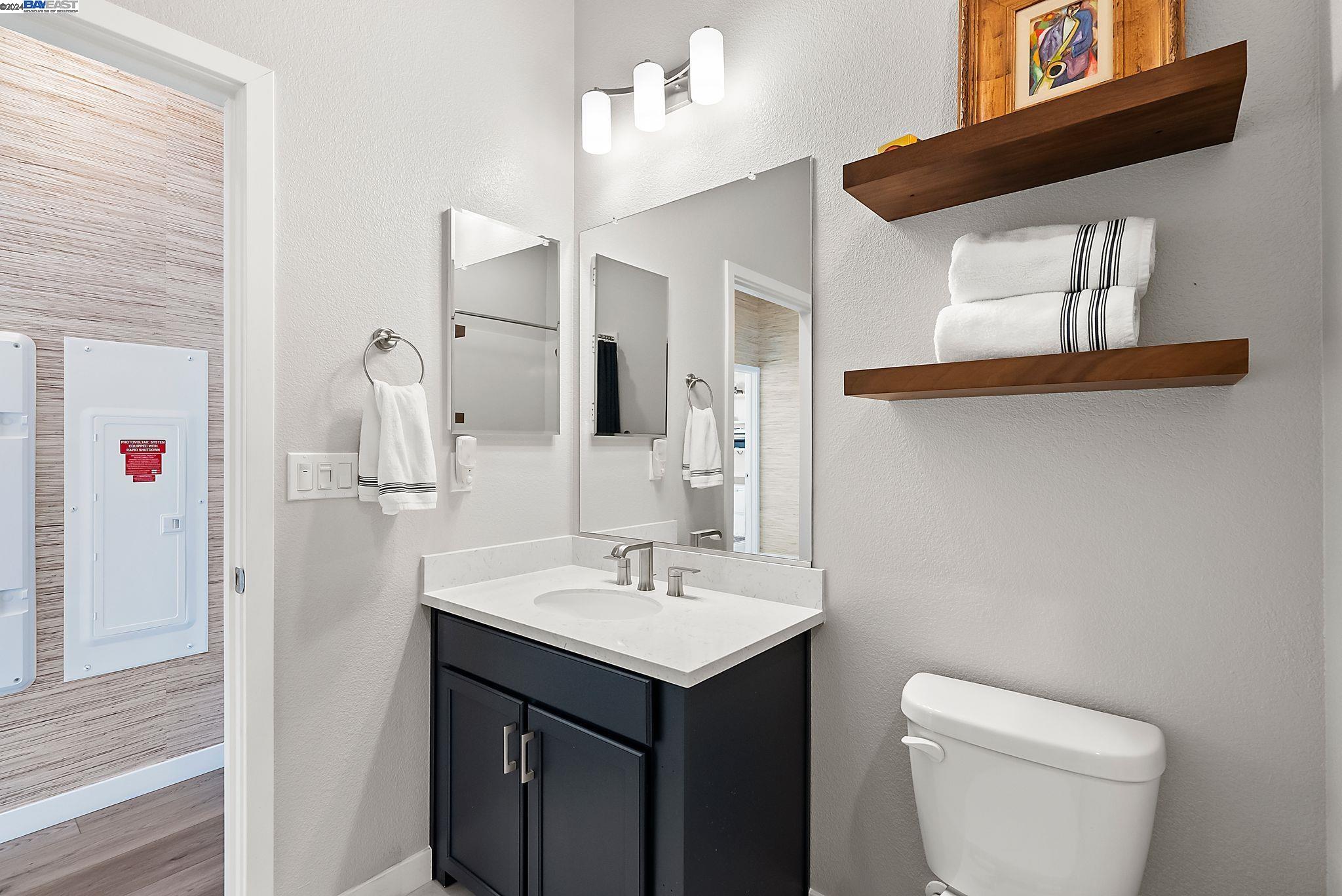 Detail Gallery Image 25 of 55 For 2826 Fifth Street, Alameda,  CA 94501 - 3 Beds | 2 Baths