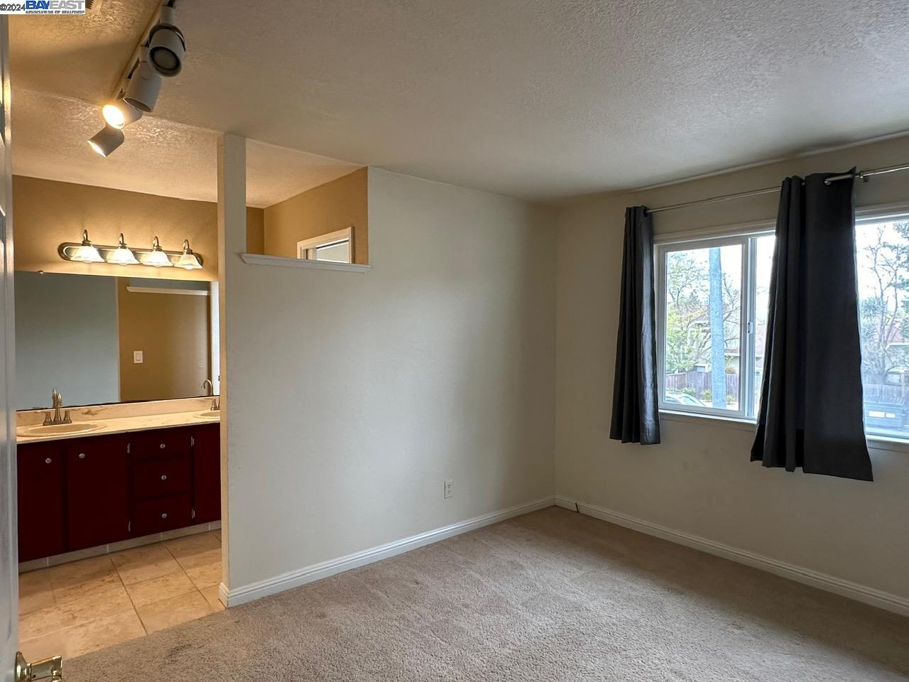 Detail Gallery Image 19 of 32 For 7568 Silvertree Lane, Dublin,  CA 94568 - 3 Beds | 2/1 Baths