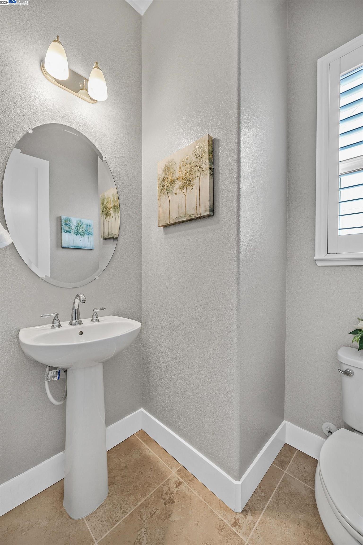 Detail Gallery Image 12 of 29 For 4221 Loyalton Rd, Dublin,  CA 94568 - 4 Beds | 3/1 Baths