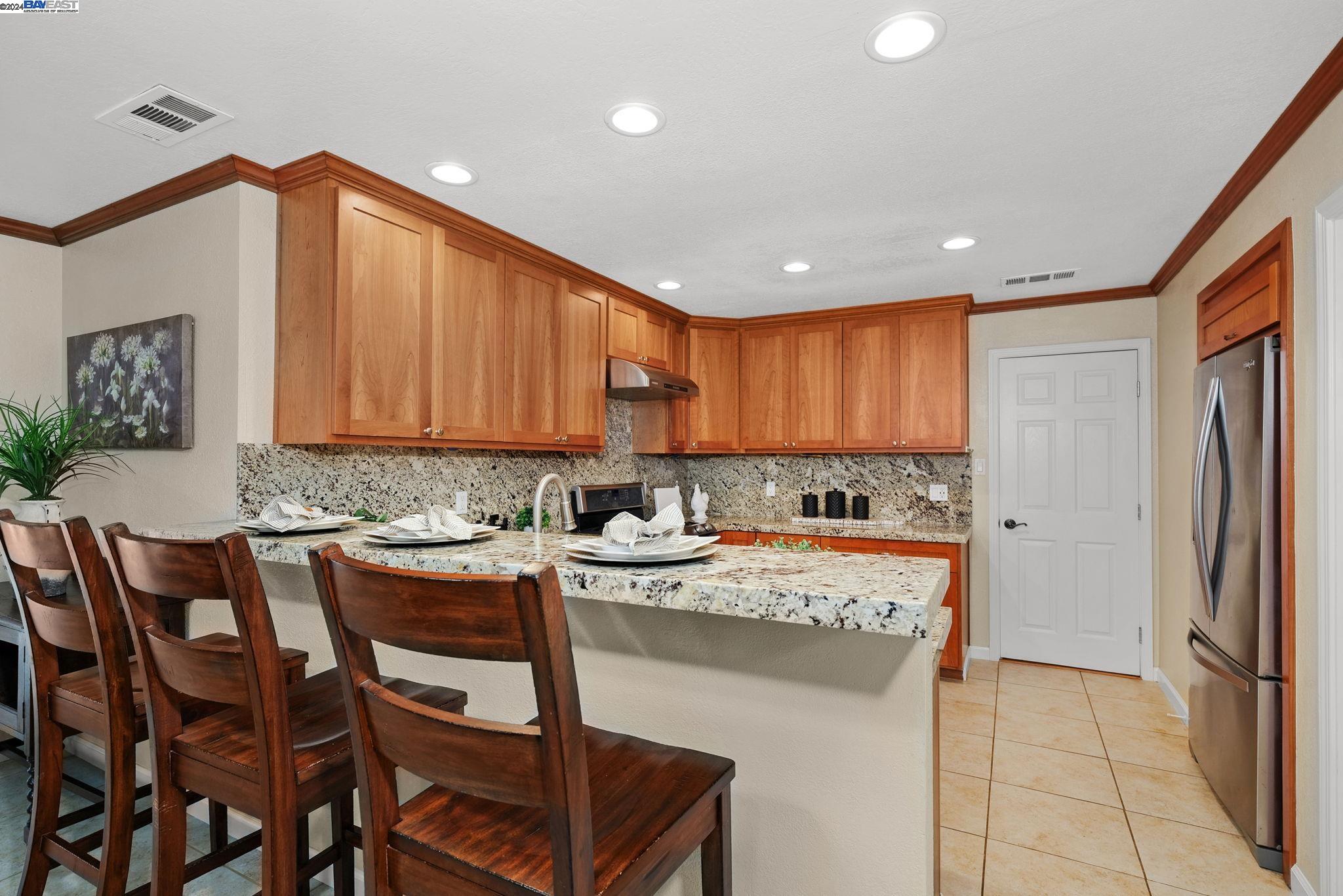 Detail Gallery Image 9 of 24 For 2594 Stanton Hill Rd, Castro Valley,  CA 94546 - 3 Beds | 2 Baths