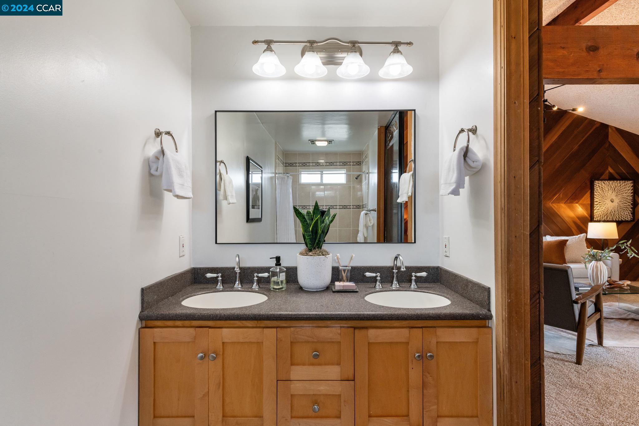 Detail Gallery Image 53 of 59 For 5510 Dover St, Oakland,  CA 94609 - 4 Beds | 2 Baths
