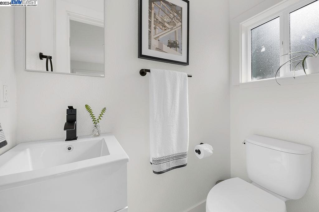 Detail Gallery Image 9 of 29 For 3430 Storer Ave, Oakland,  CA 94619 - 1 Beds | 1/1 Baths