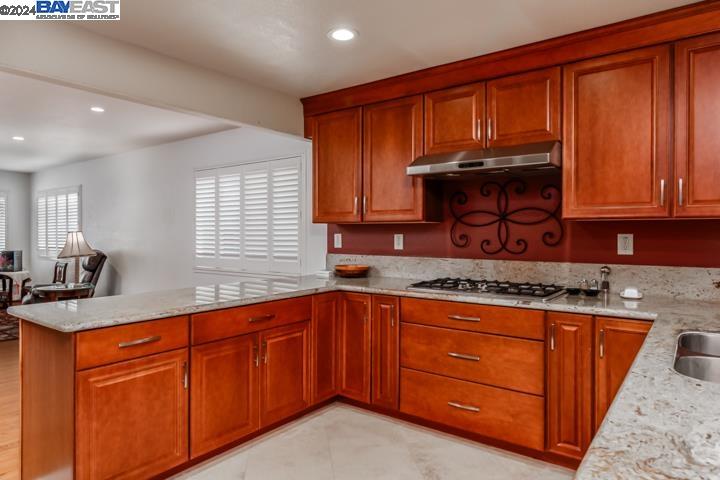 Detail Gallery Image 9 of 31 For 1512 Hickory Ave, San Leandro,  CA 94579 - 3 Beds | 2 Baths