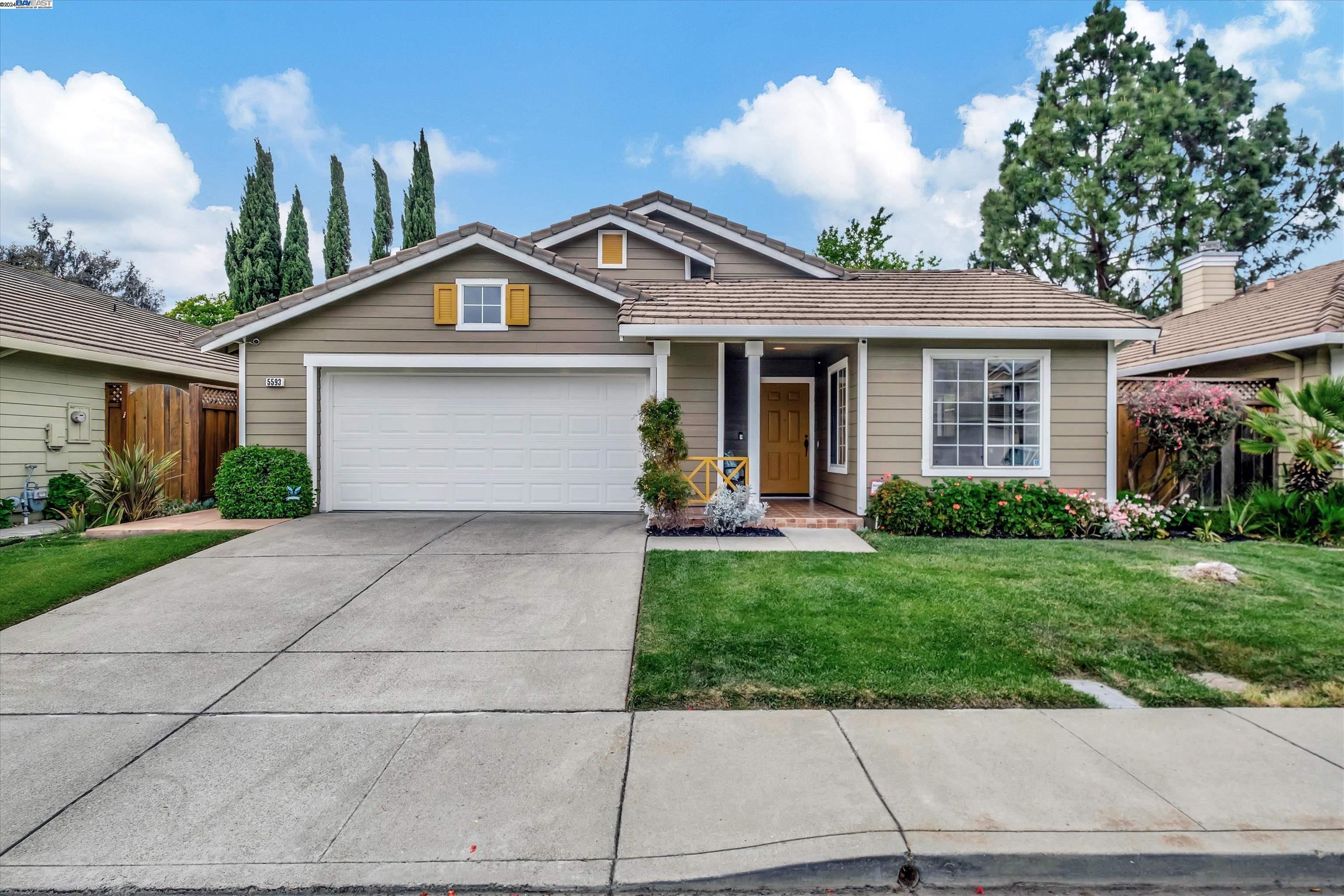 Detail Gallery Image 1 of 58 For 5593 Crimson Cir, Fremont,  CA 94538 - 3 Beds | 2 Baths
