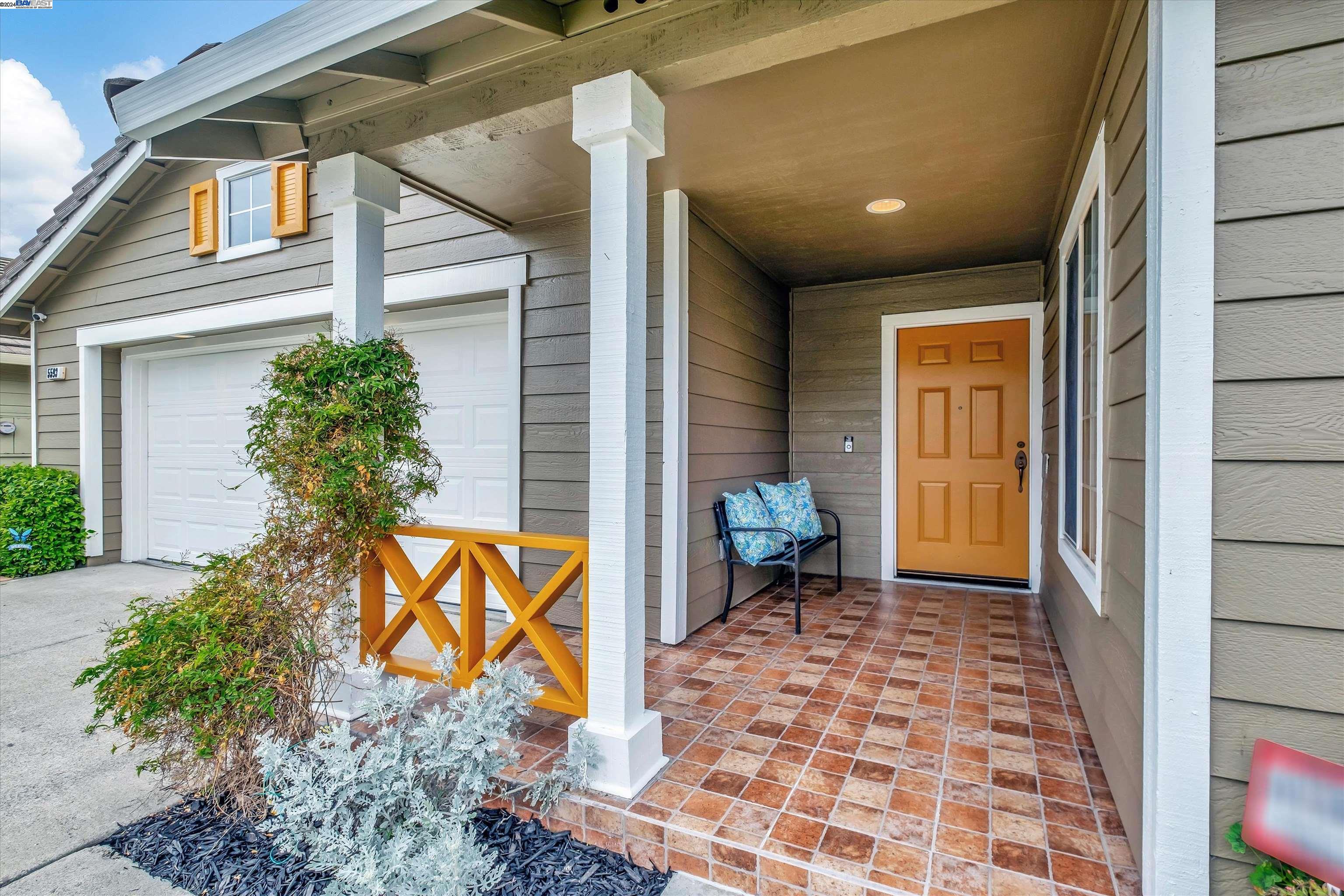 Detail Gallery Image 6 of 58 For 5593 Crimson Cir, Fremont,  CA 94538 - 3 Beds | 2 Baths