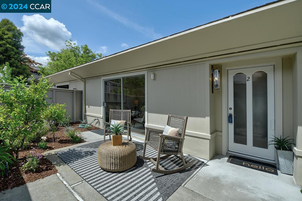 Detail Gallery Image 1 of 44 For 2209 Pine Knoll Dr #2,  Walnut Creek,  CA 94595 - 1 Beds | 1 Baths