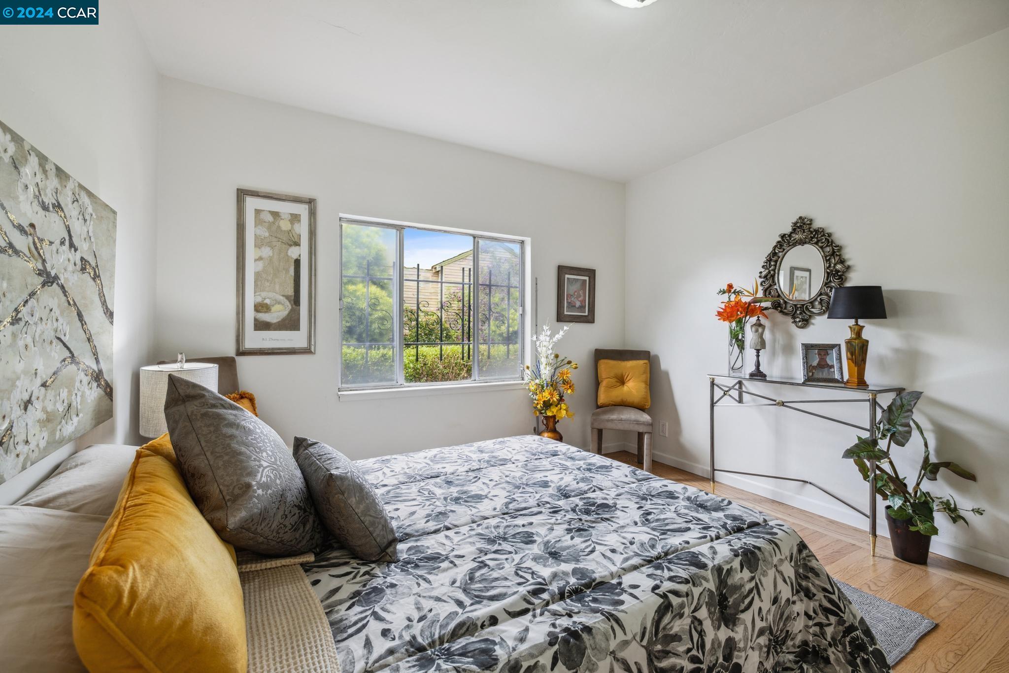 Detail Gallery Image 15 of 31 For 10455 Longfellow Ave, Oakland,  CA 94603 - 2 Beds | 1 Baths