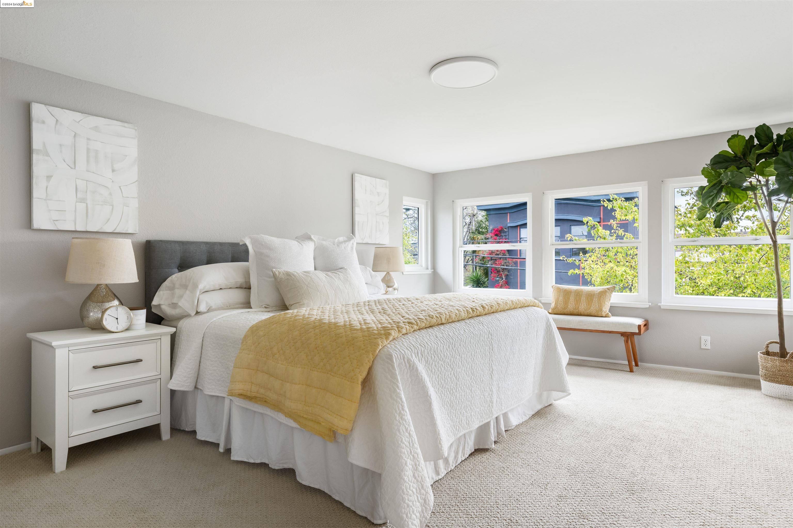 Detail Gallery Image 23 of 43 For 5528 Dover St, Oakland,  CA 94609 - 5 Beds | 2 Baths