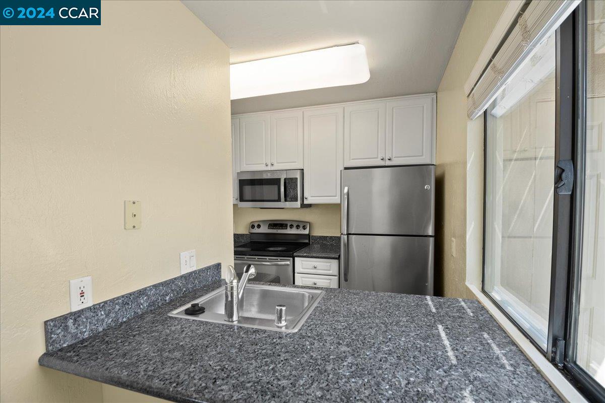 Detail Gallery Image 9 of 17 For 2520 Walters Way #5,  Concord,  CA 94520 - 2 Beds | 1 Baths