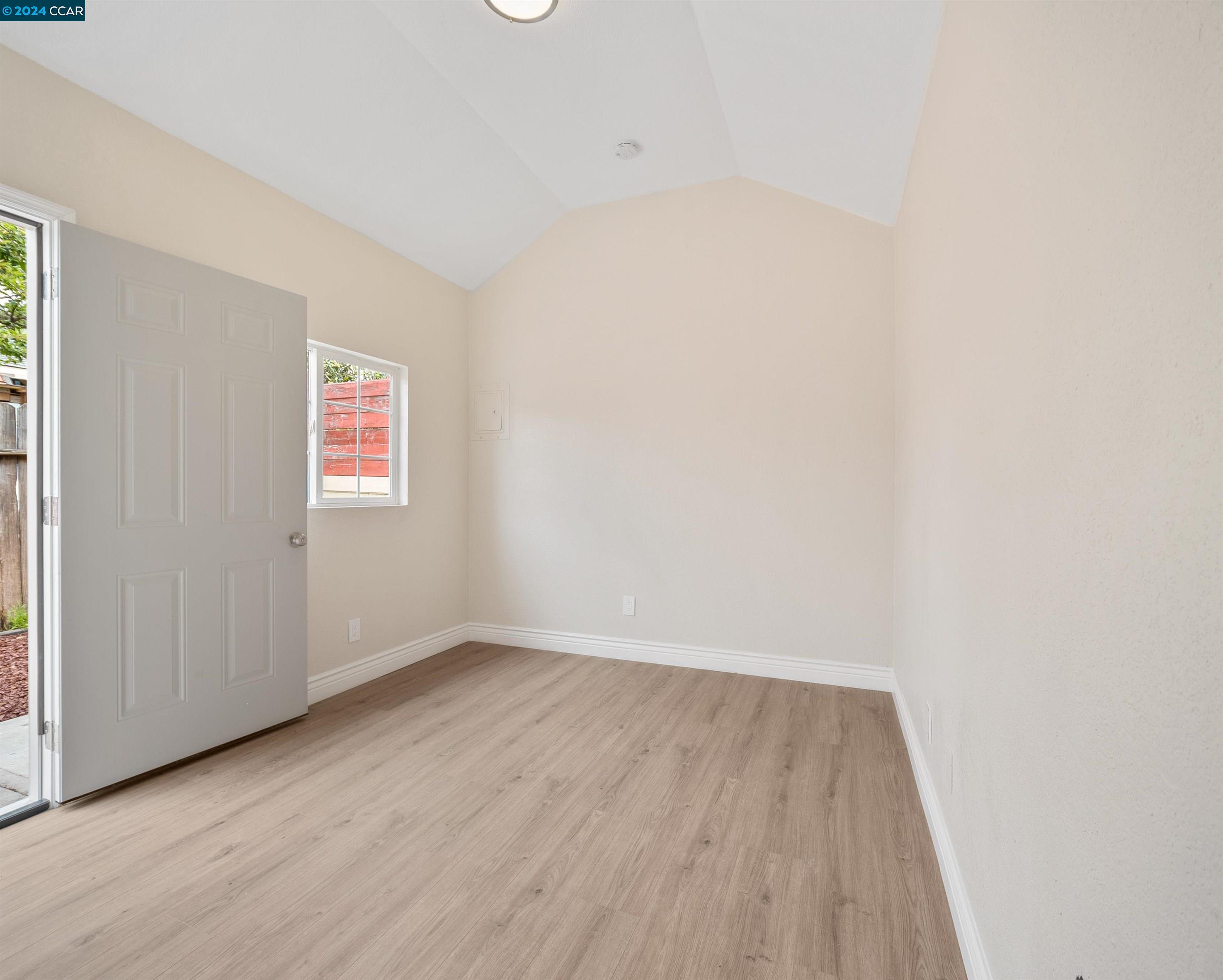Detail Gallery Image 9 of 27 For 148 S 3rd Street, North Richmond,  CA 94804 - 2 Beds | 1 Baths