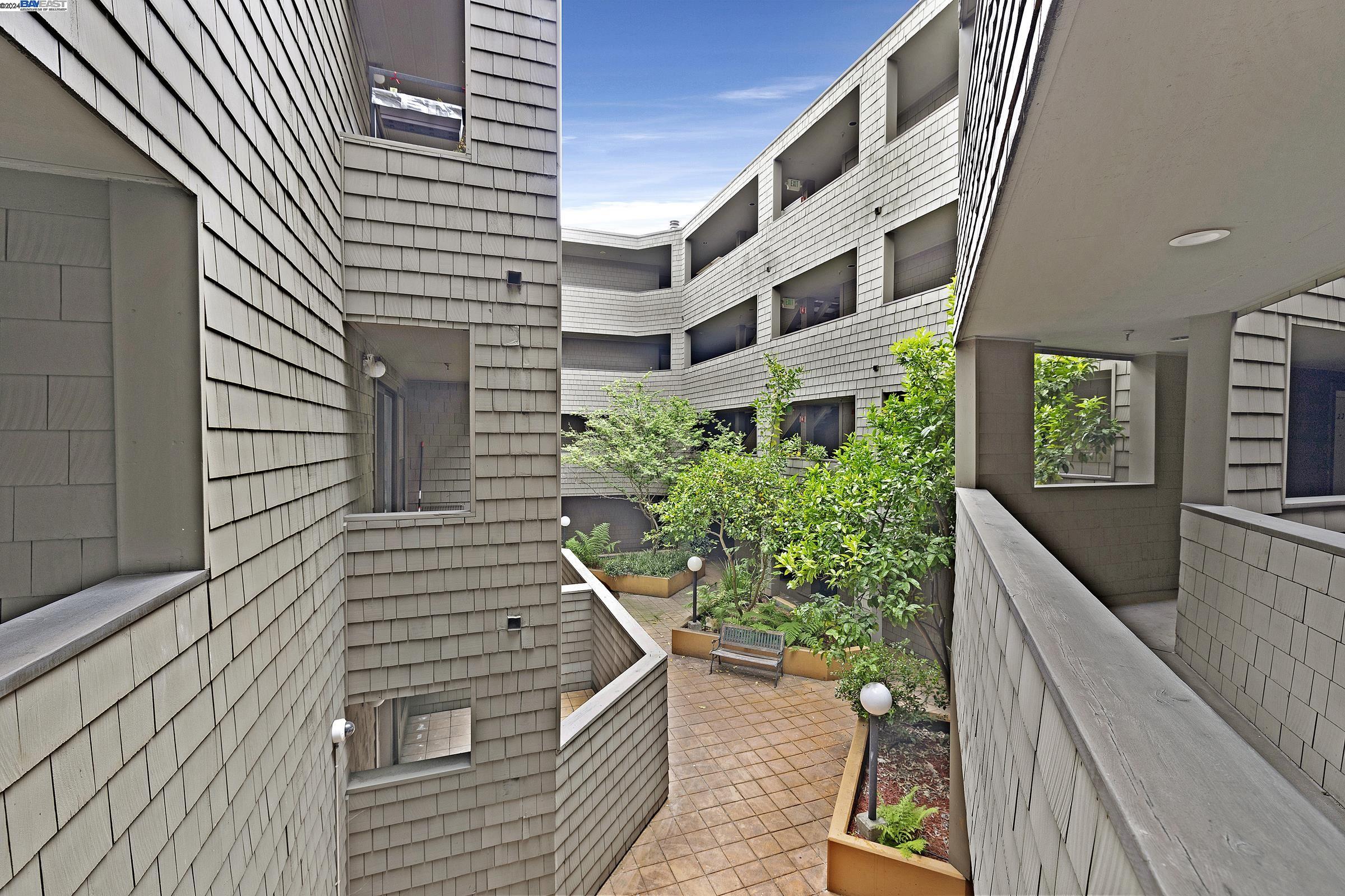 Detail Gallery Image 23 of 29 For 2917 Macarthur Blvd 2b,  Oakland,  CA 94602 - 1 Beds | 1/1 Baths