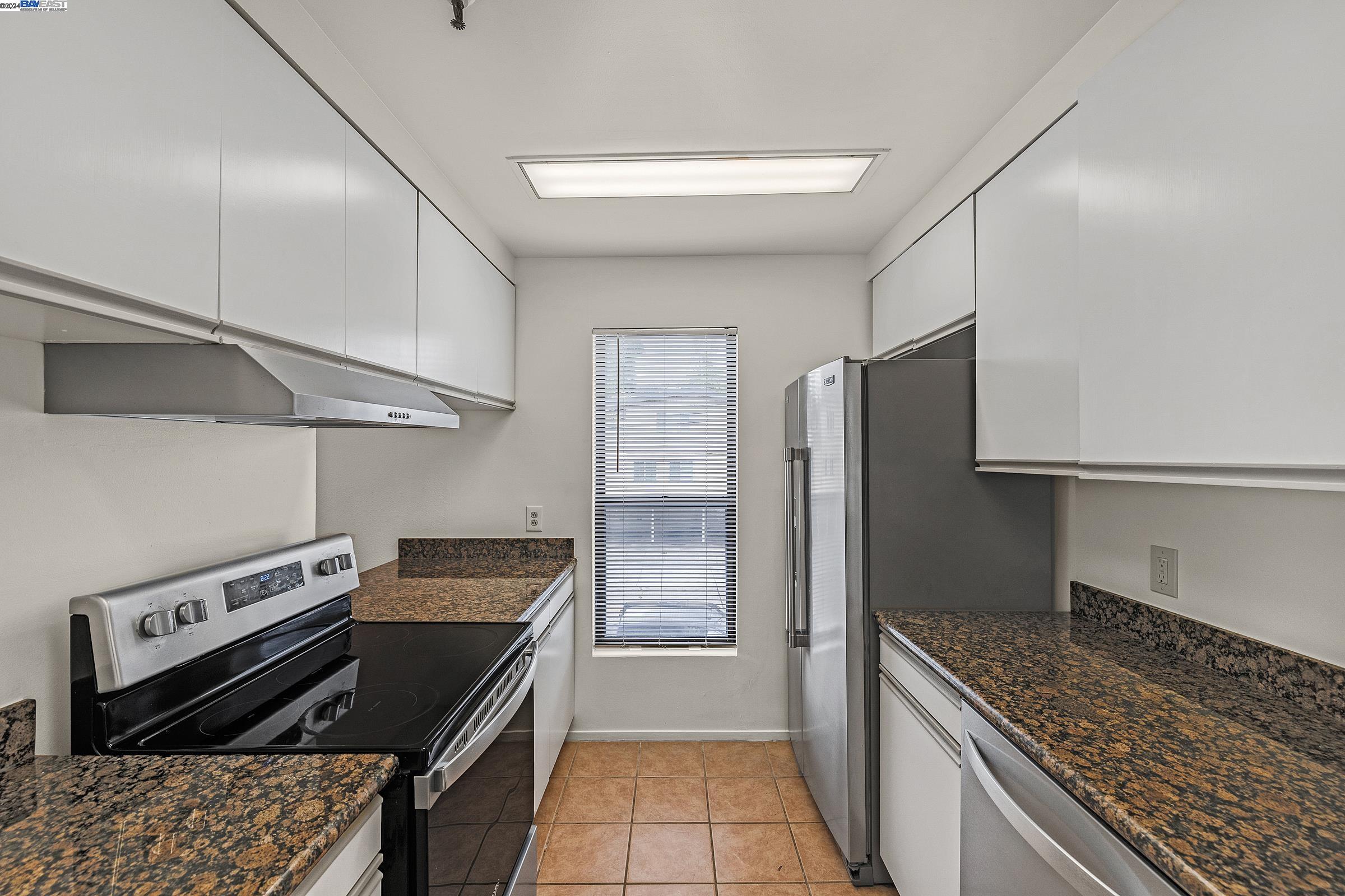 Detail Gallery Image 10 of 29 For 2917 Macarthur Blvd 2b,  Oakland,  CA 94602 - 1 Beds | 1/1 Baths