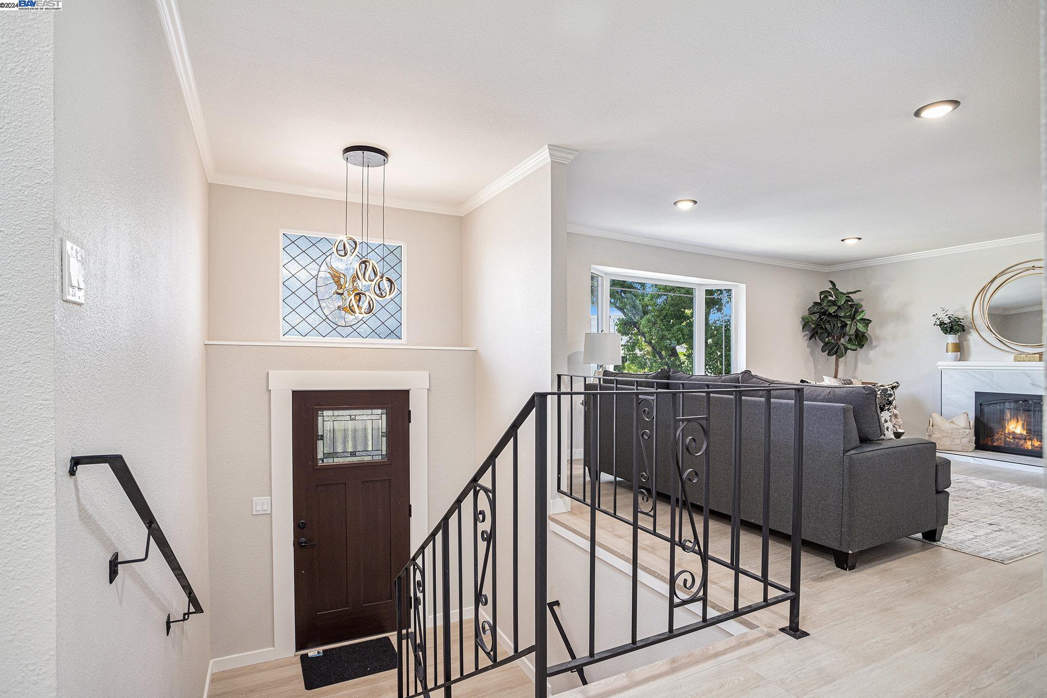 Detail Gallery Image 7 of 38 For 5750 Pepperridge Pl, Concord,  CA 94521 - 5 Beds | 3/1 Baths