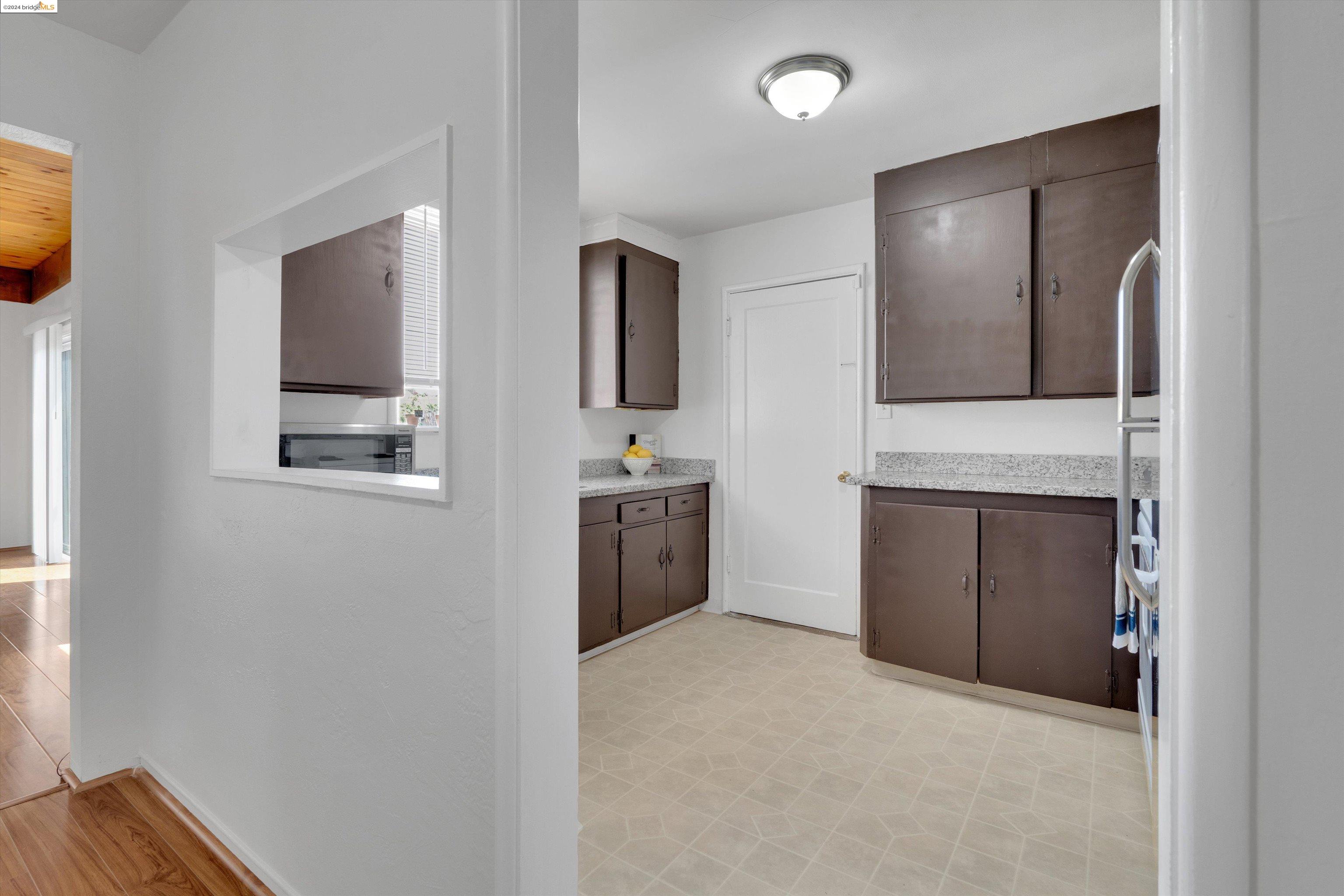 Detail Gallery Image 12 of 49 For 1448 Kelly Ave, San Leandro,  CA 94577 - 3 Beds | 2 Baths