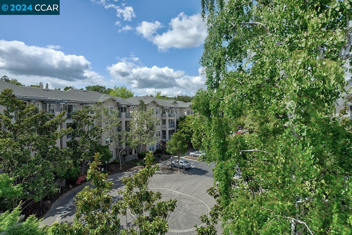 Detail Gallery Image 11 of 52 For 1840 Tice Creek Dr #2429,  Walnut Creek,  CA 94595 - 2 Beds | 2 Baths