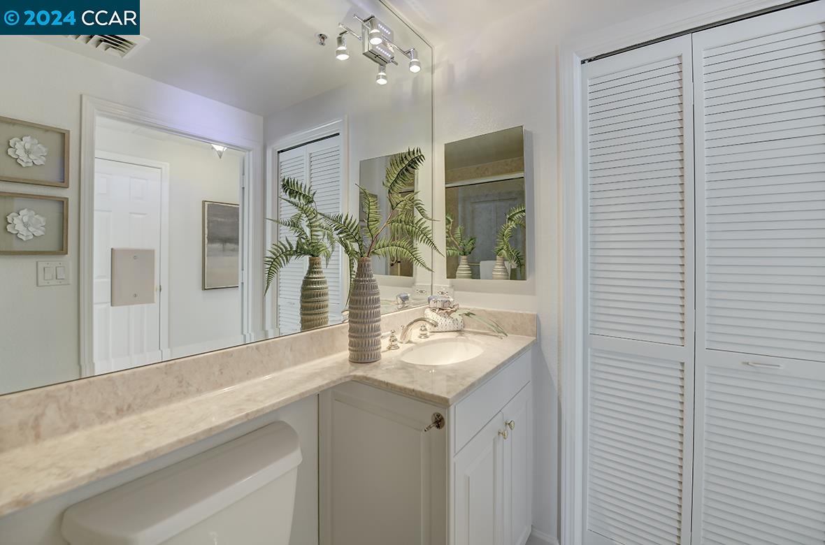 Detail Gallery Image 23 of 52 For 1840 Tice Creek Dr #2429,  Walnut Creek,  CA 94595 - 2 Beds | 2 Baths