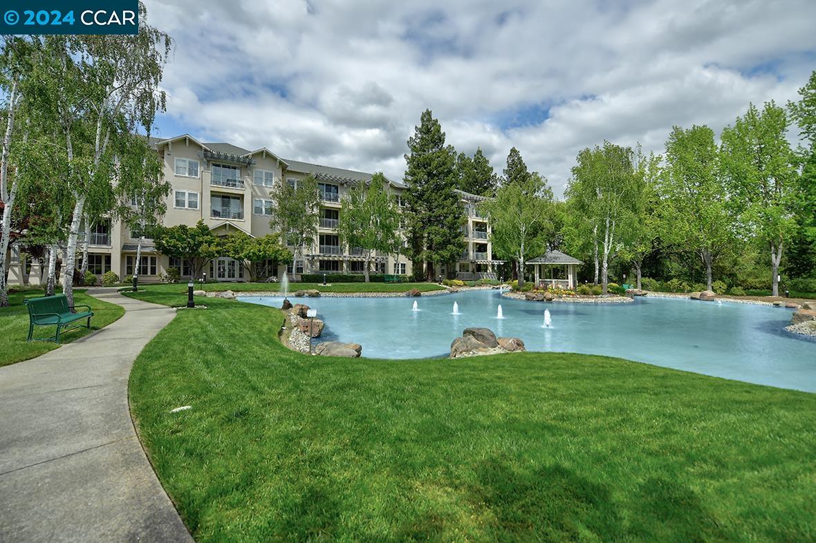Detail Gallery Image 37 of 52 For 1840 Tice Creek Dr #2429,  Walnut Creek,  CA 94595 - 2 Beds | 2 Baths