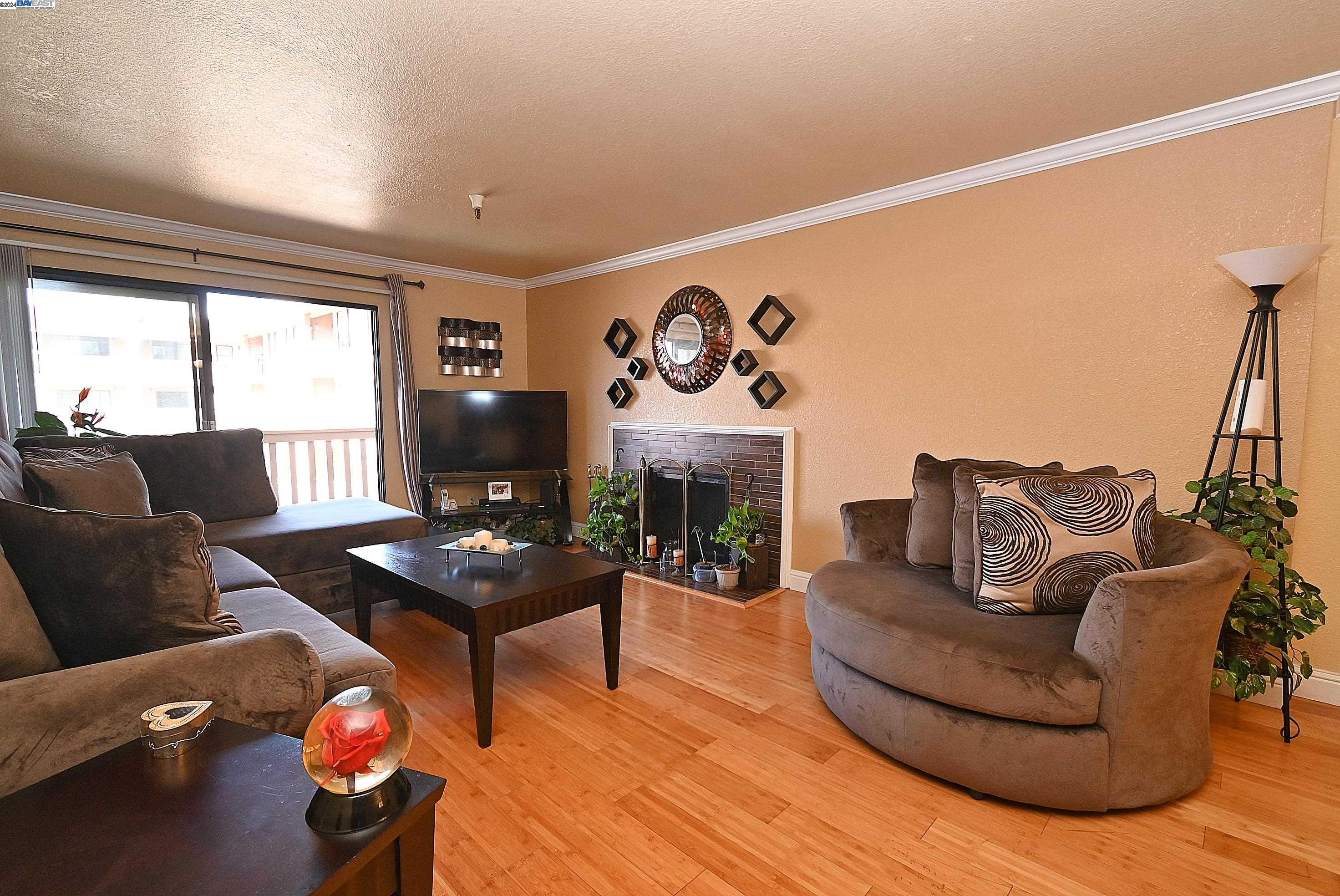 Detail Gallery Image 2 of 34 For 1400 Carpentier St #309,  San Leandro,  CA 94577 - 2 Beds | 2 Baths